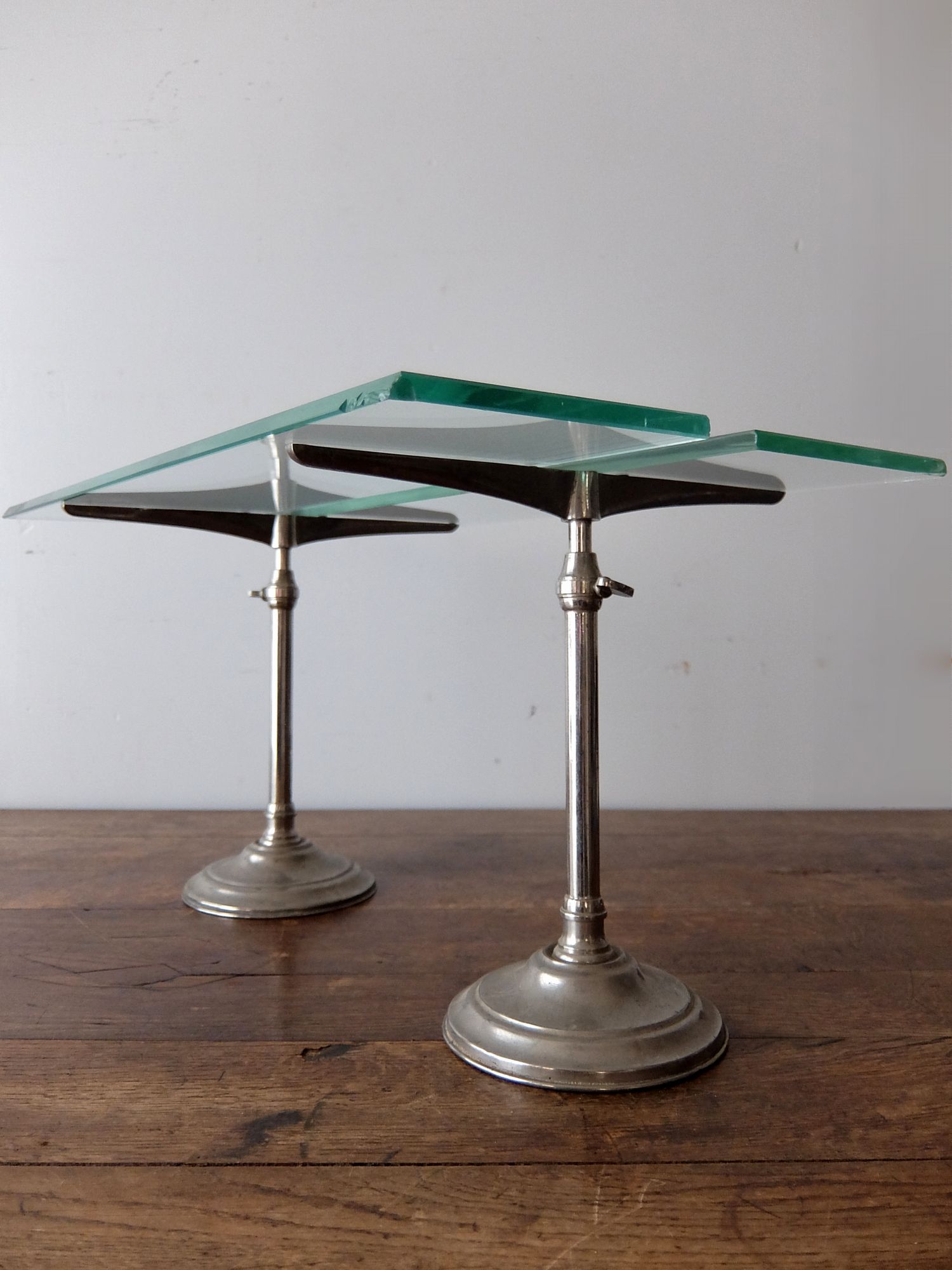 Display Stand with Glass (A0619)