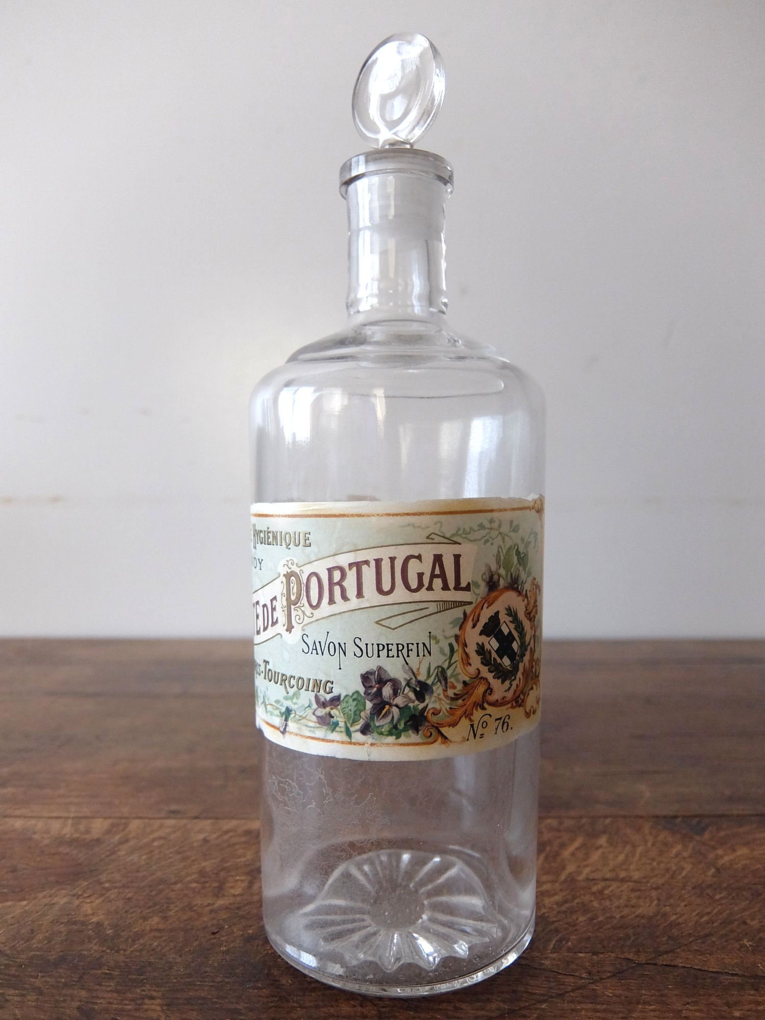 Perfume Bottle (A0422)