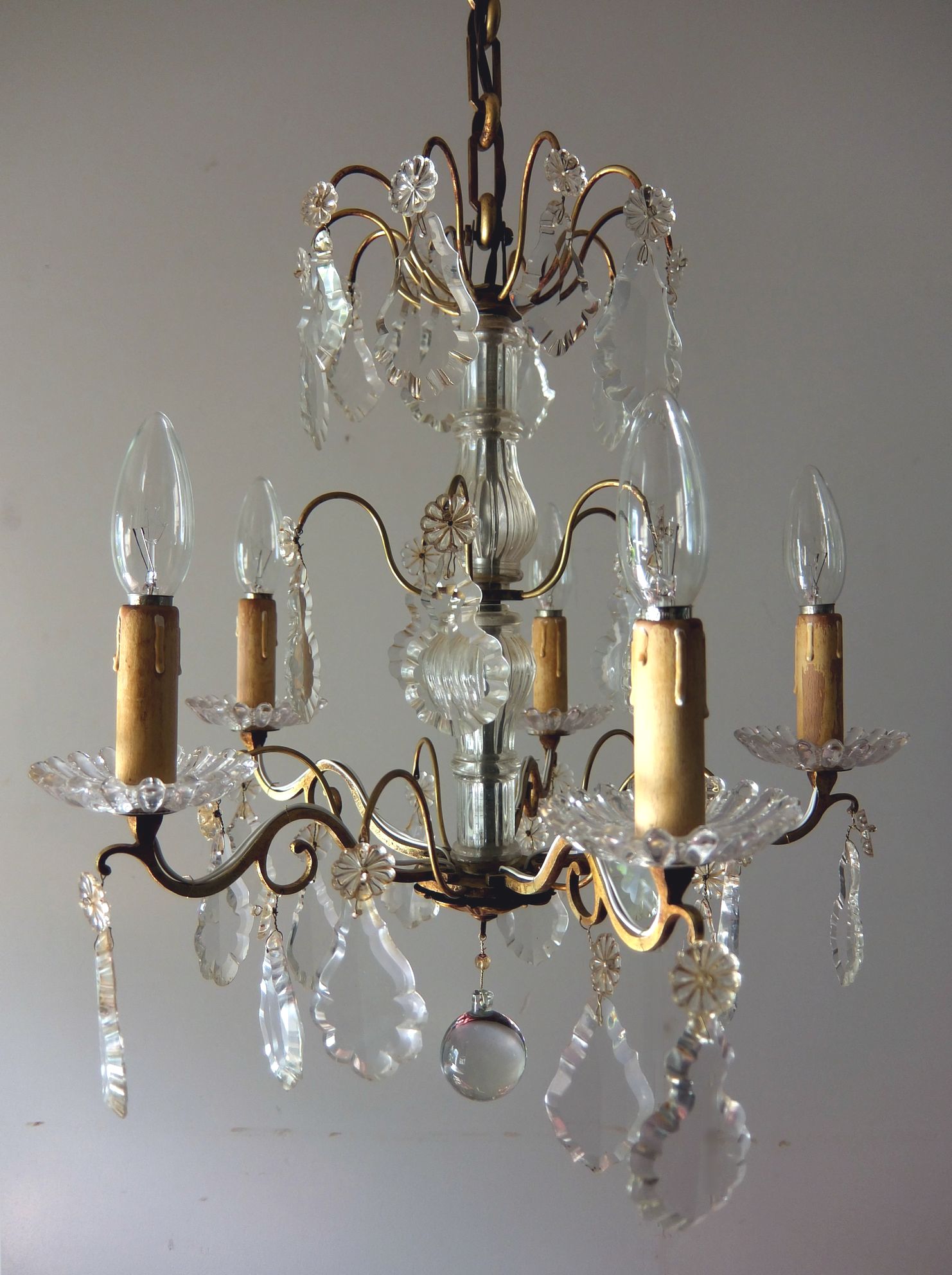 Chandelier (A0915)