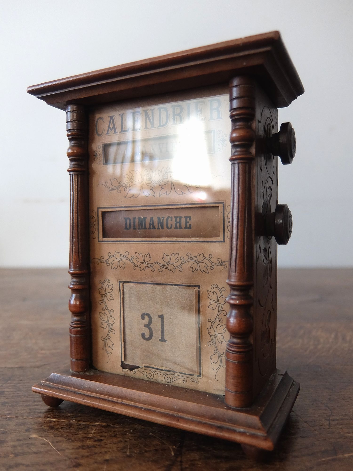 Perpetual Calendar (A0226)