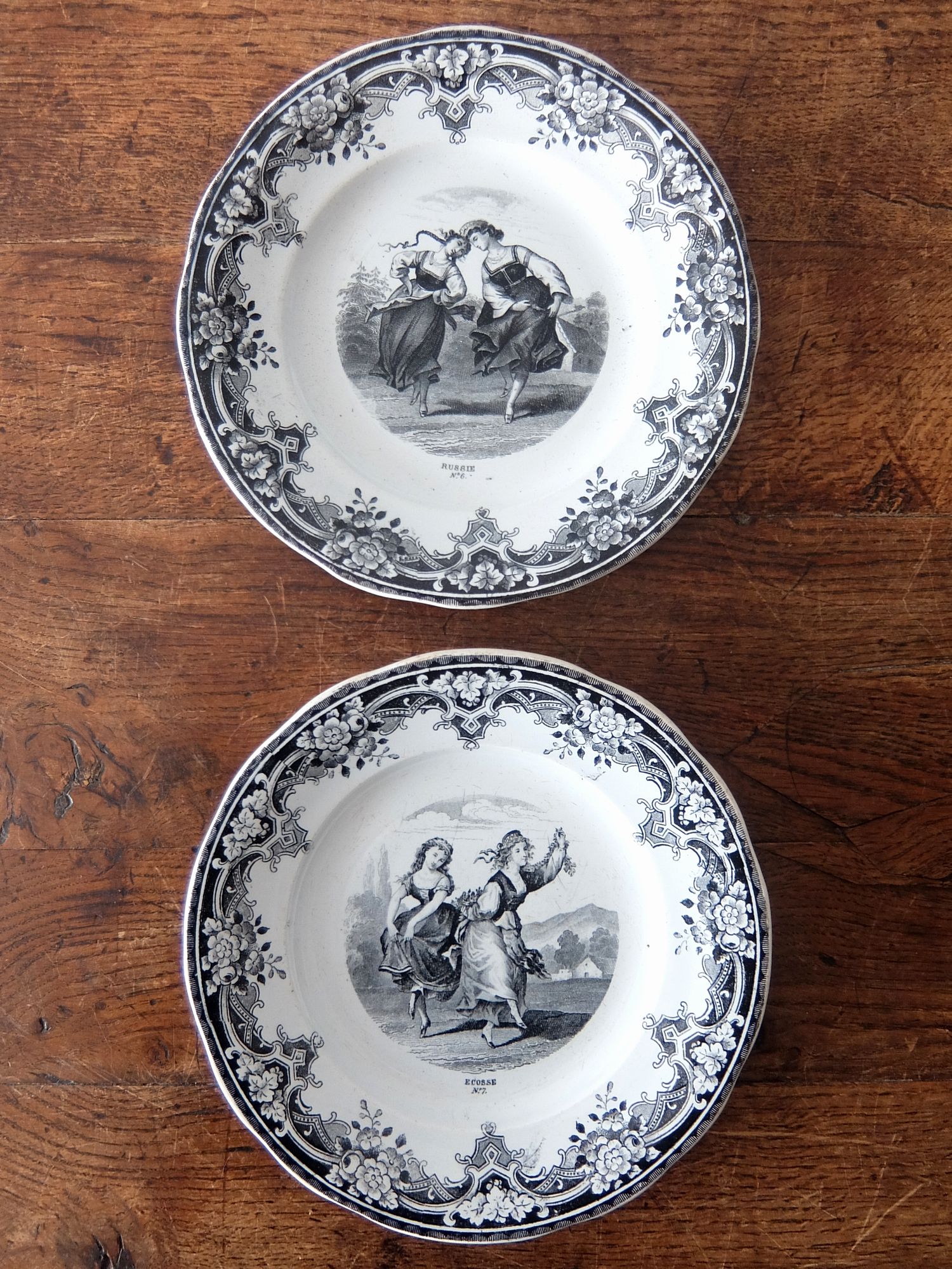 Creil et Montereau Grisaille Plate (A1124-01)