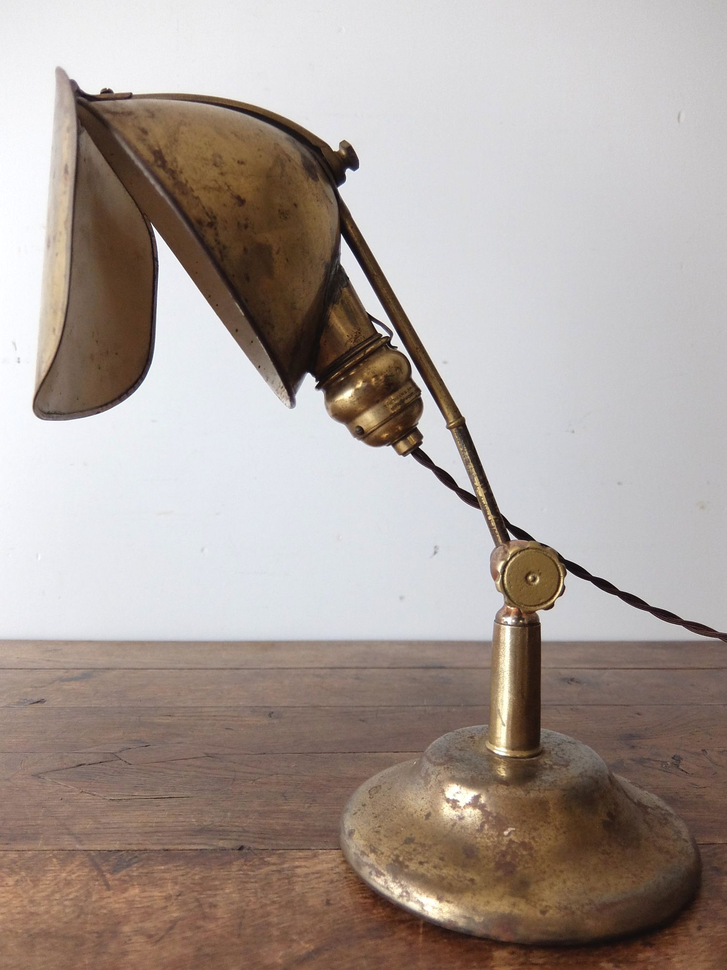 LYHNE Desk Lamp (A0718)