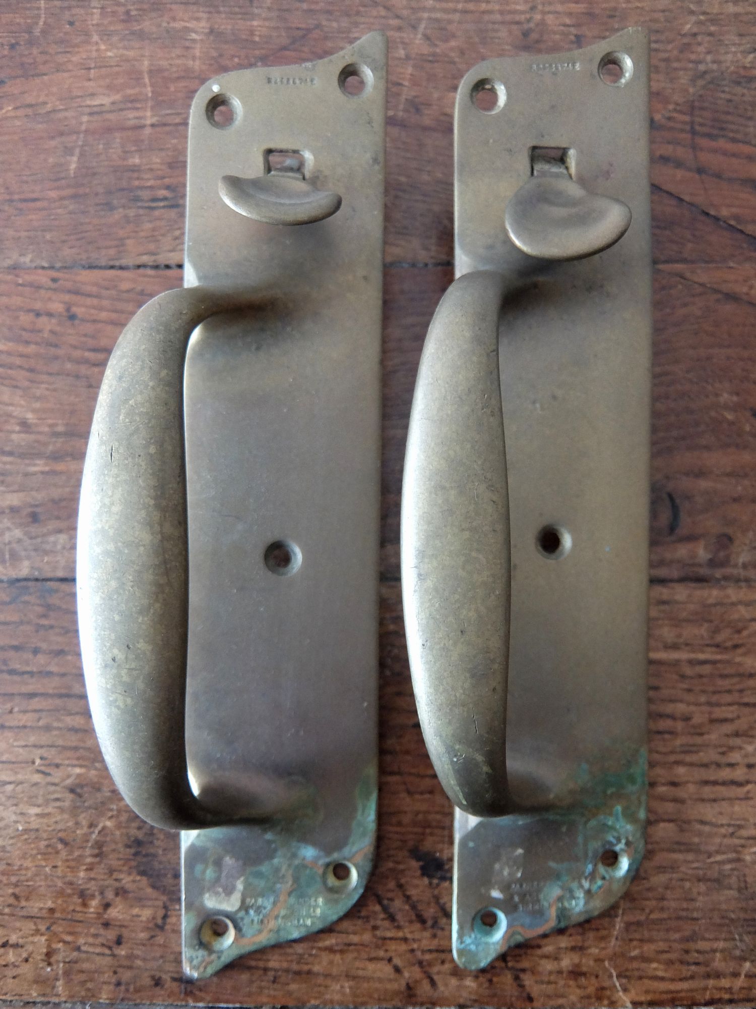 Door Handle (B1114)