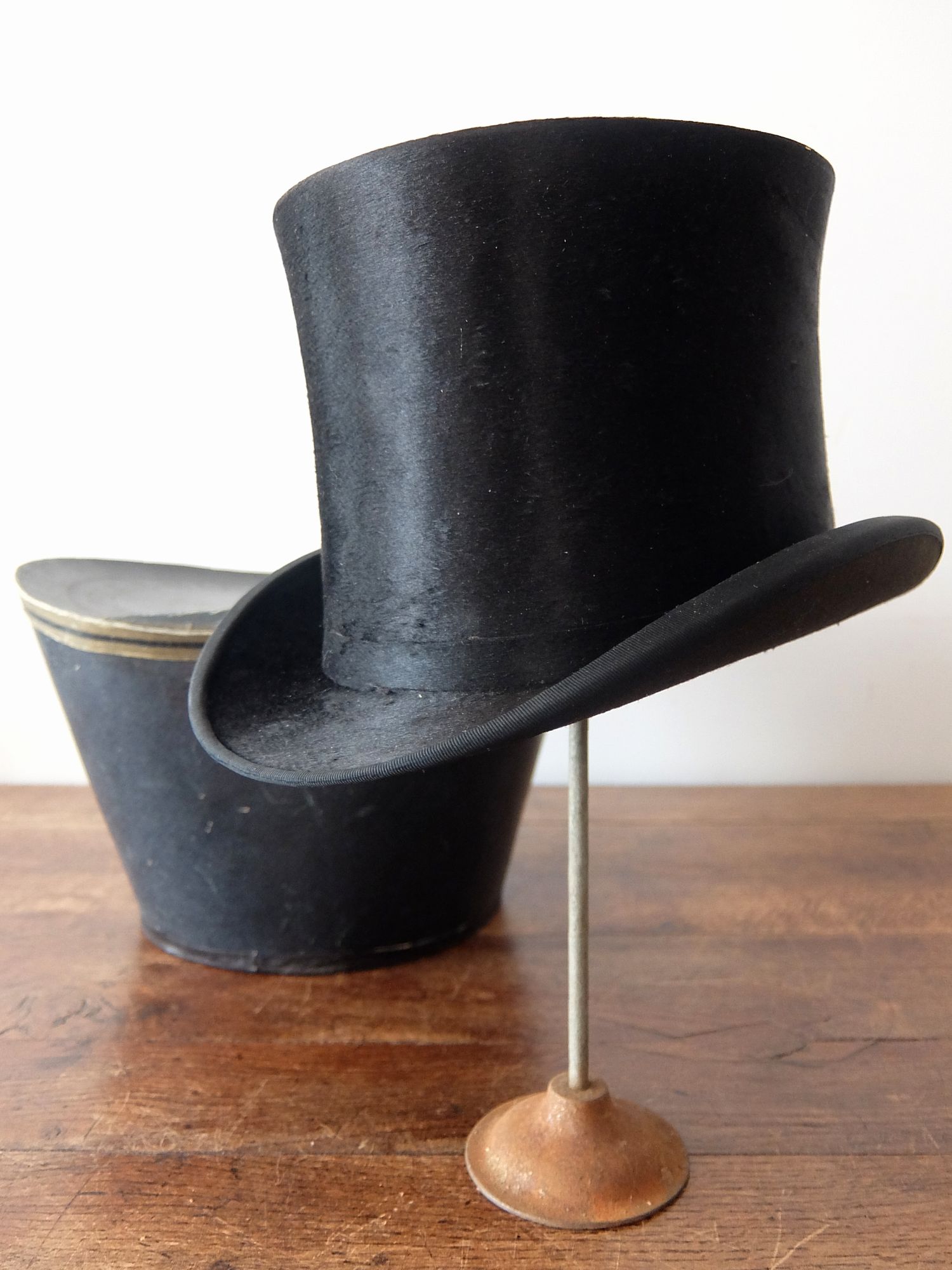Hat with Box (A0125)