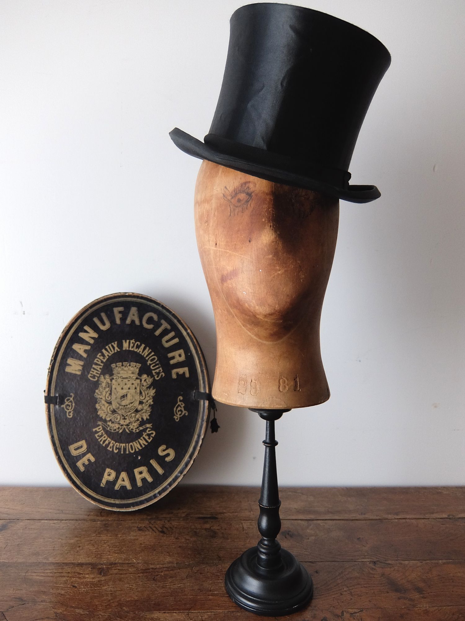 Silk Hat with Box (B0417)