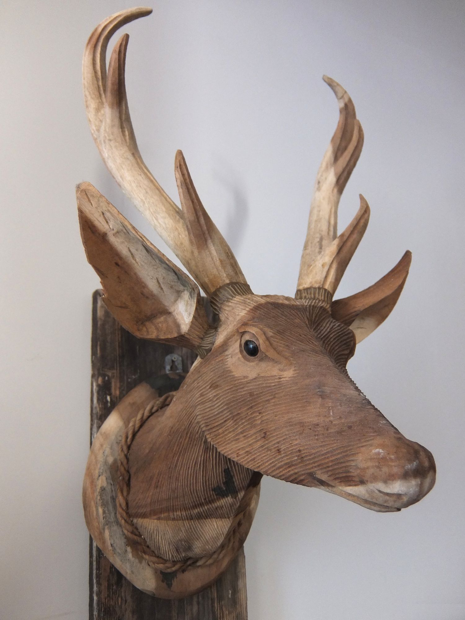 Carved Hunting Trophy 【Deer】 (A0414)
