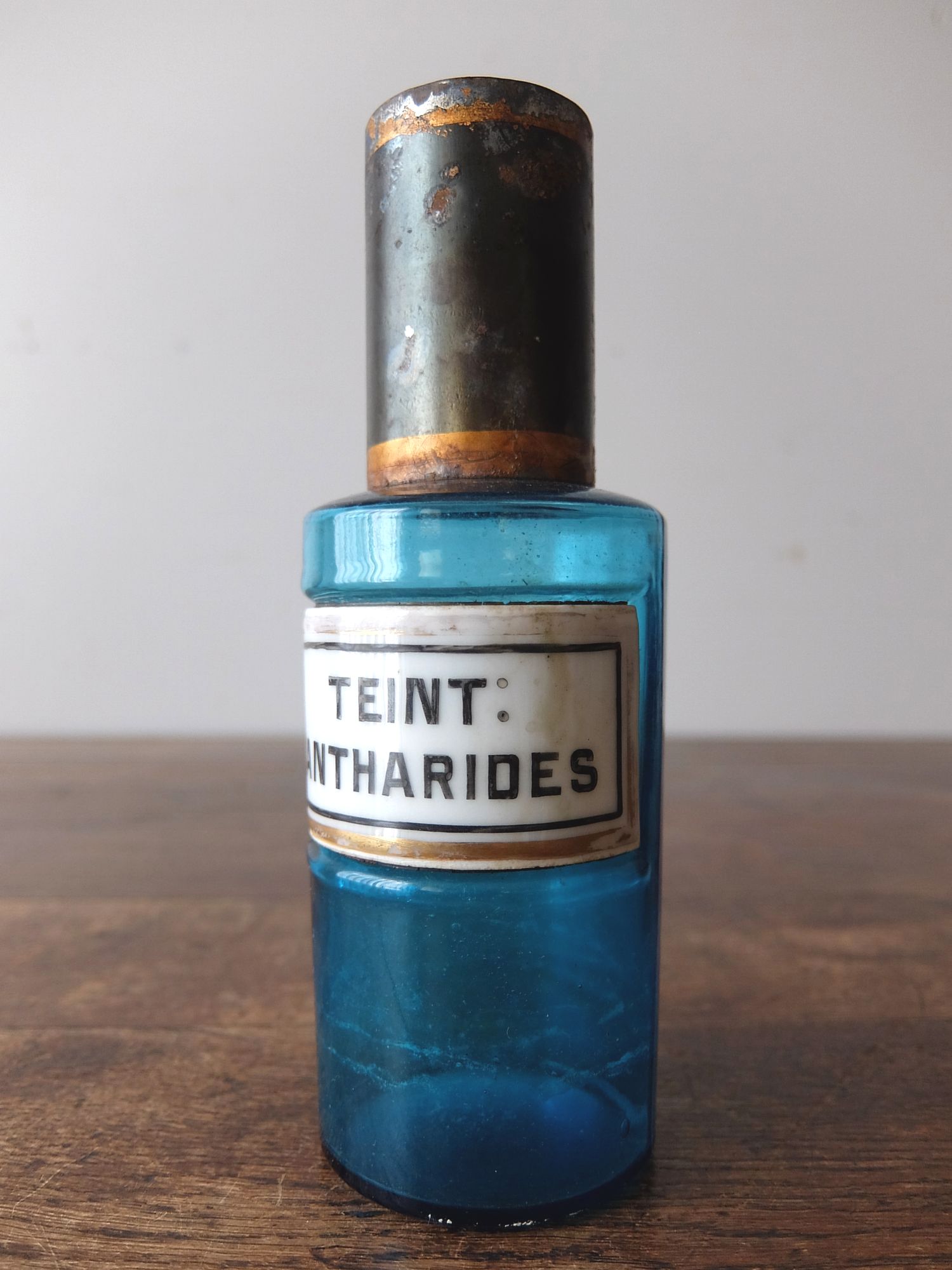 Medicine Bottle (A0419-01)