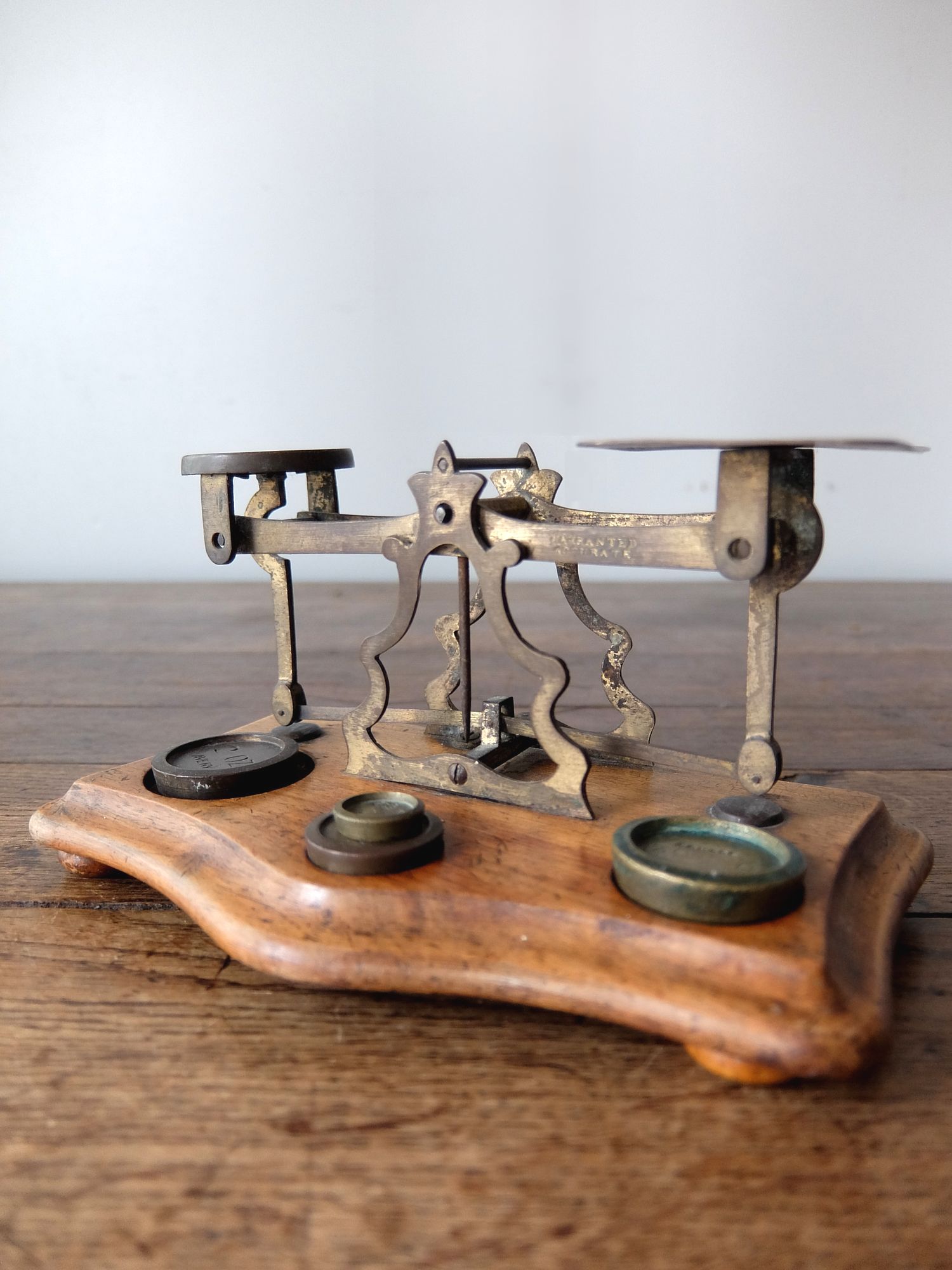 Letter Scale (A0716)