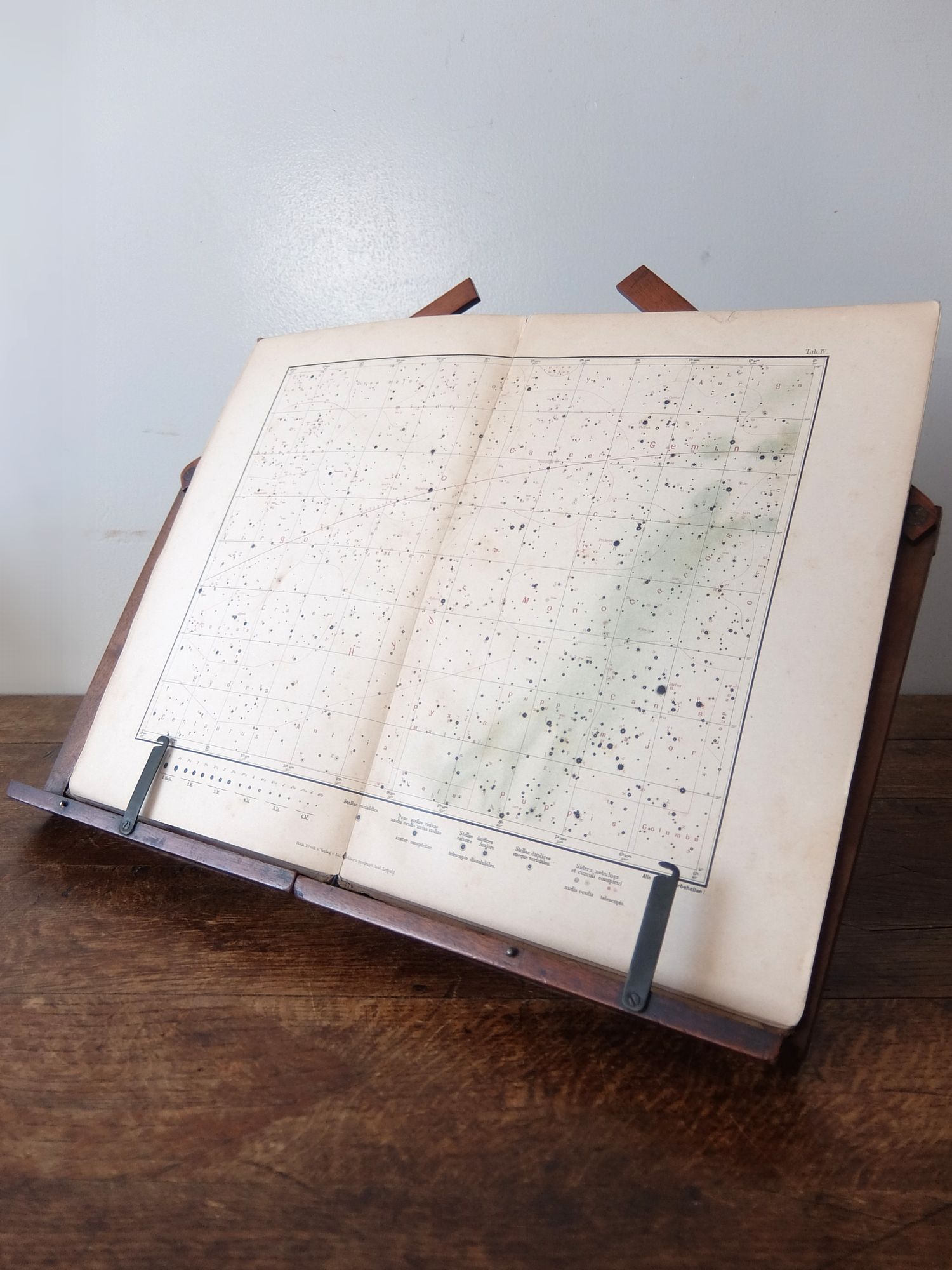 Folding Book Stand (A0225)