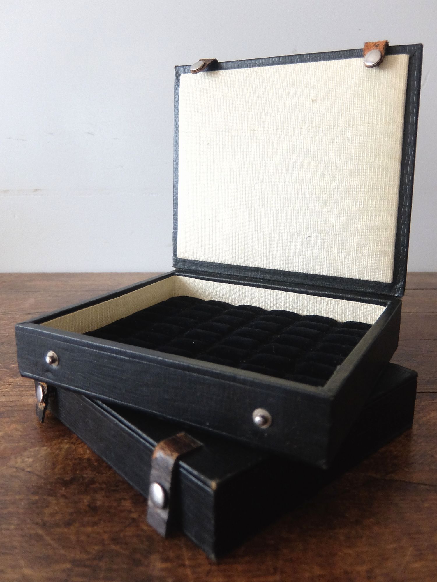 Ring Display Case (A0425)