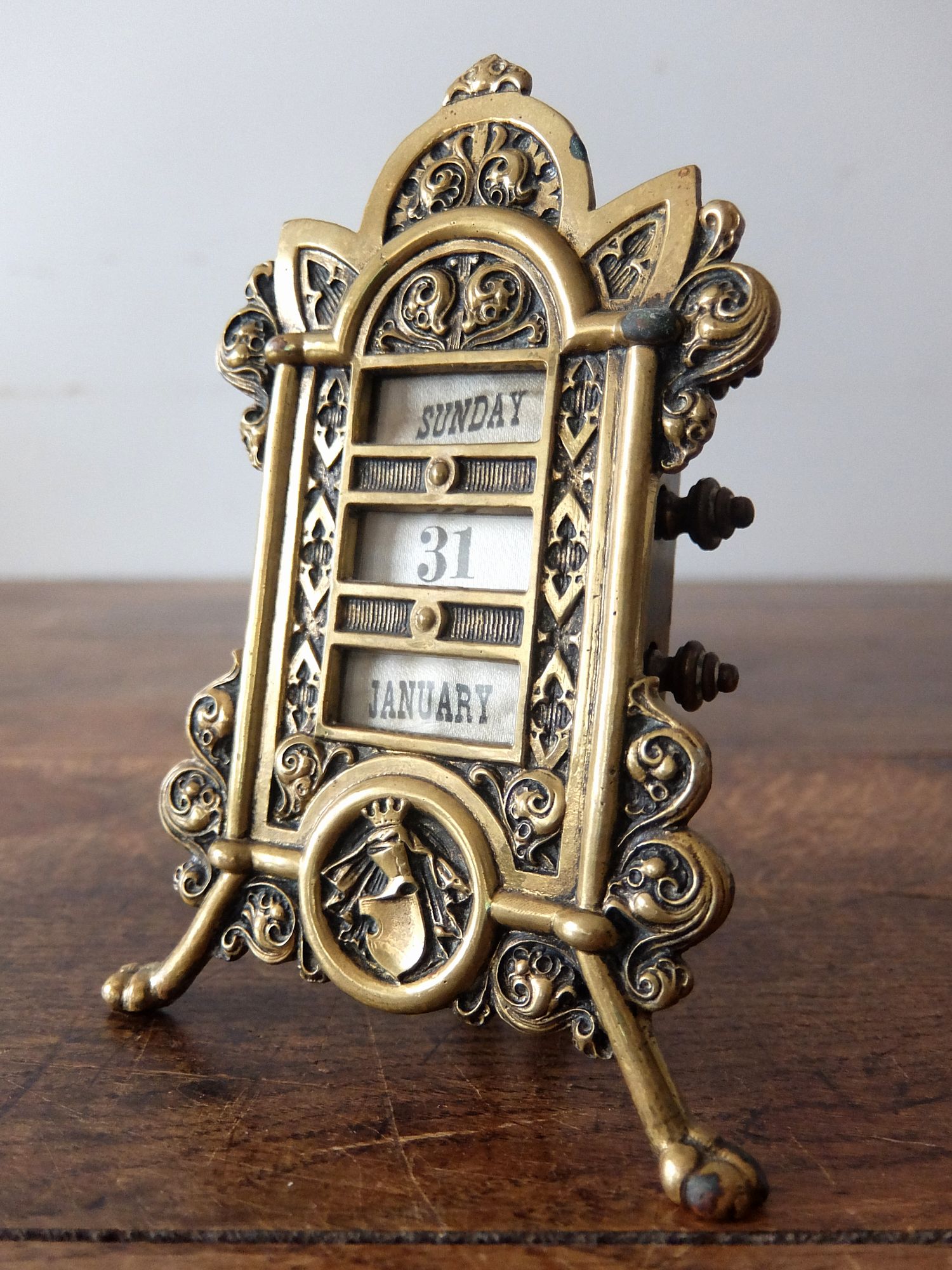 Perpetual Calendar (A0425)