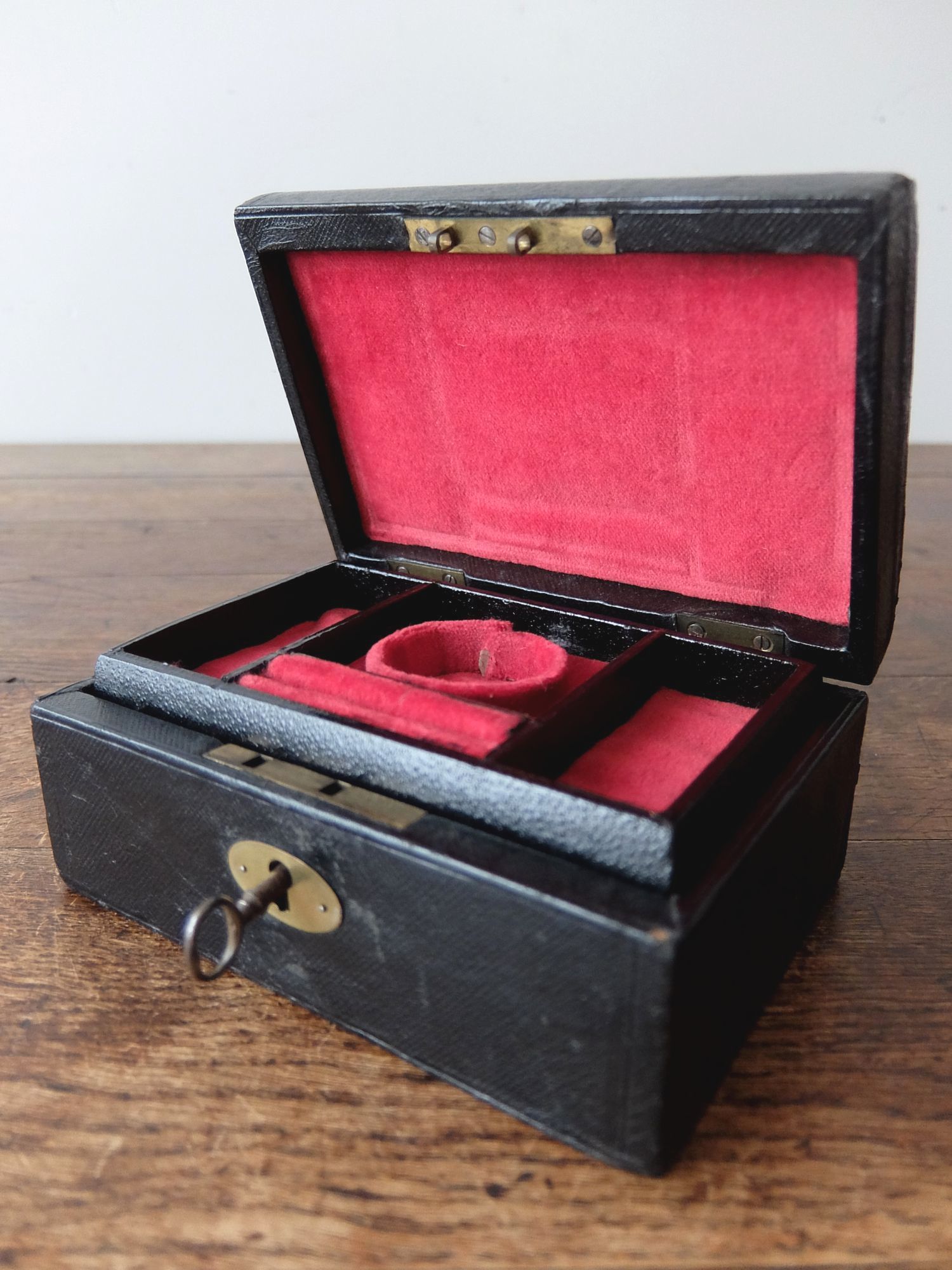 Antique Jewelry Case (B0519)