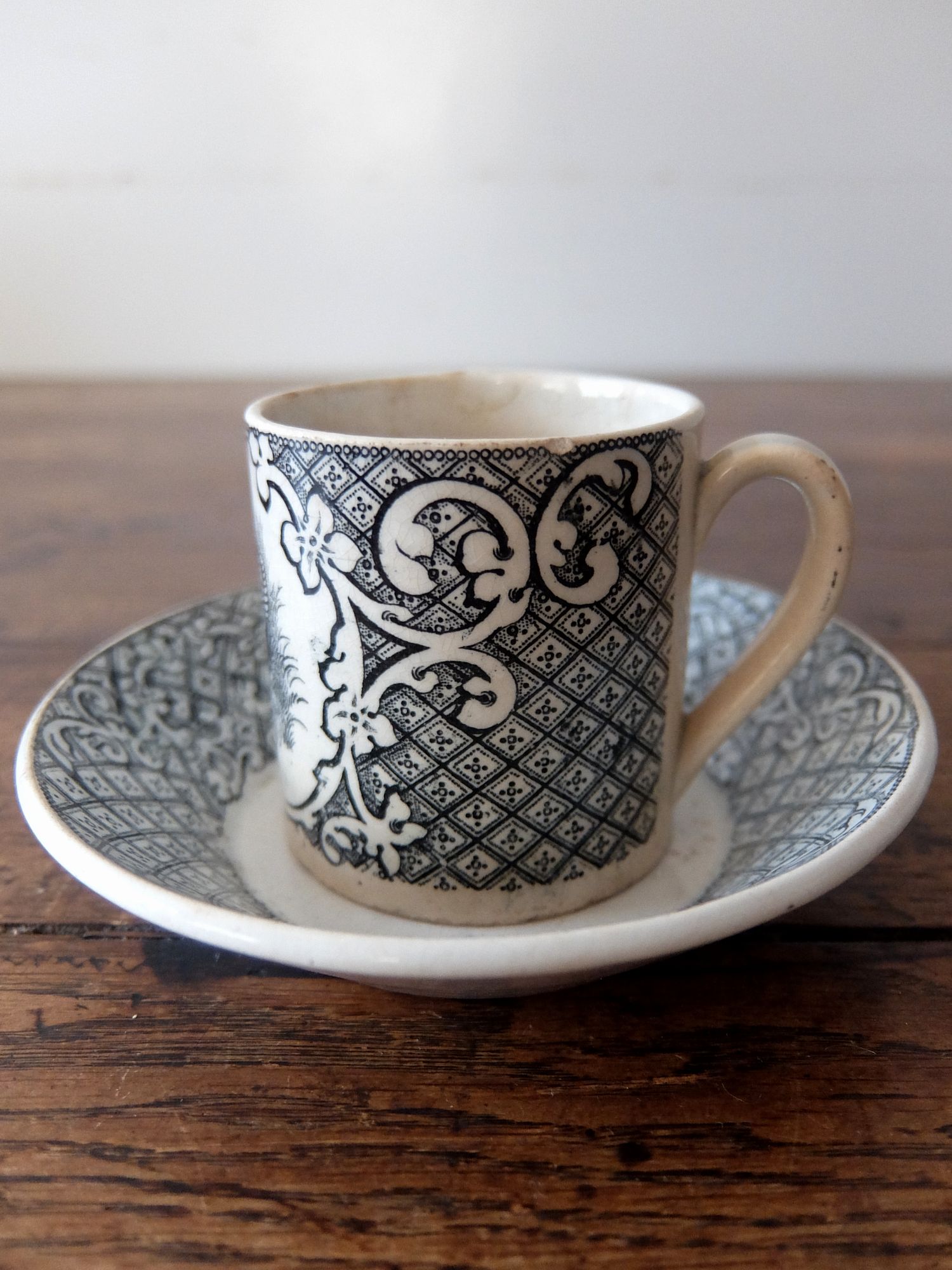 Vieillard Bordeaux Cup & Saucer (A0623-03)