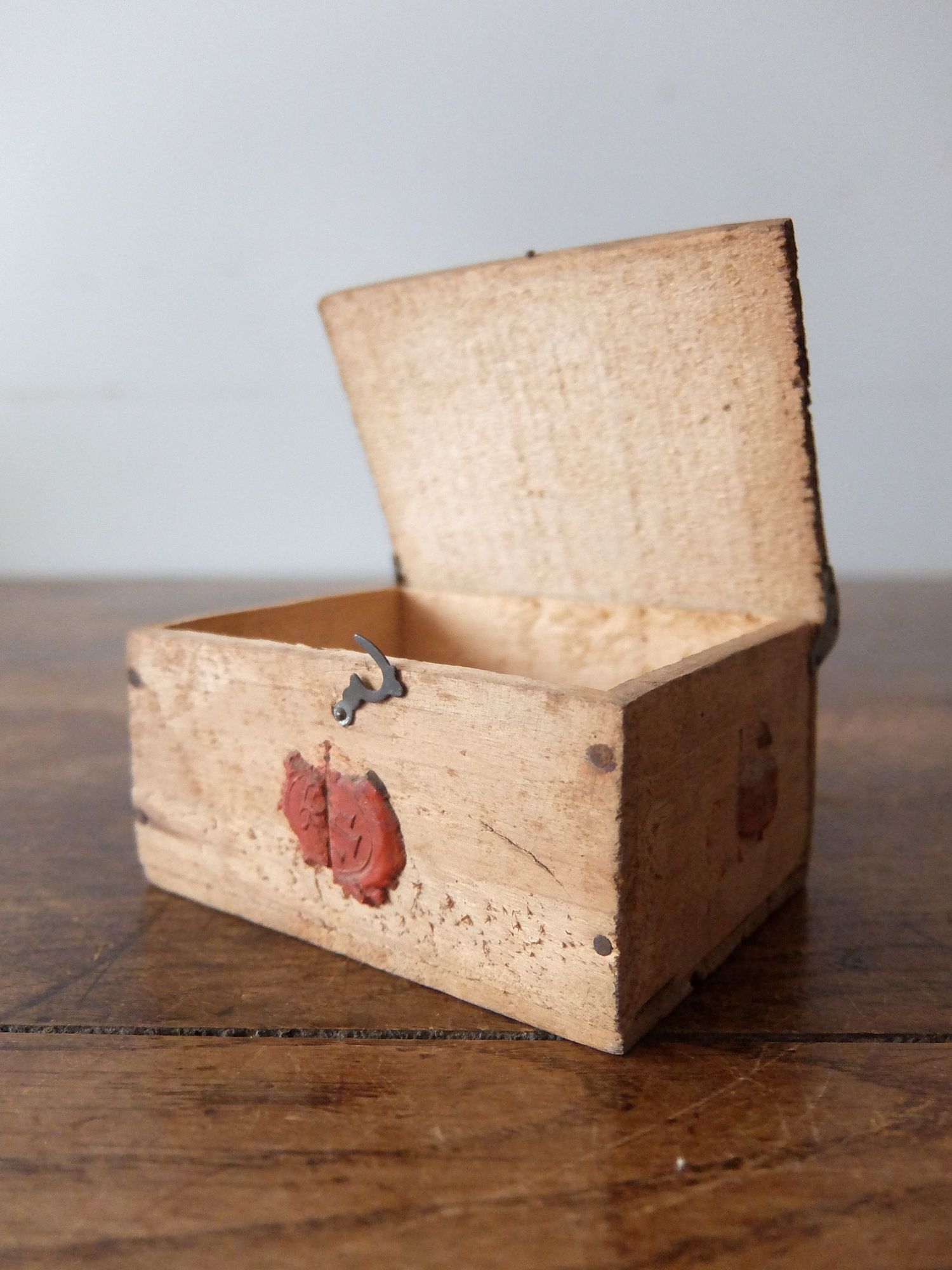 Wooden Box (A0426)