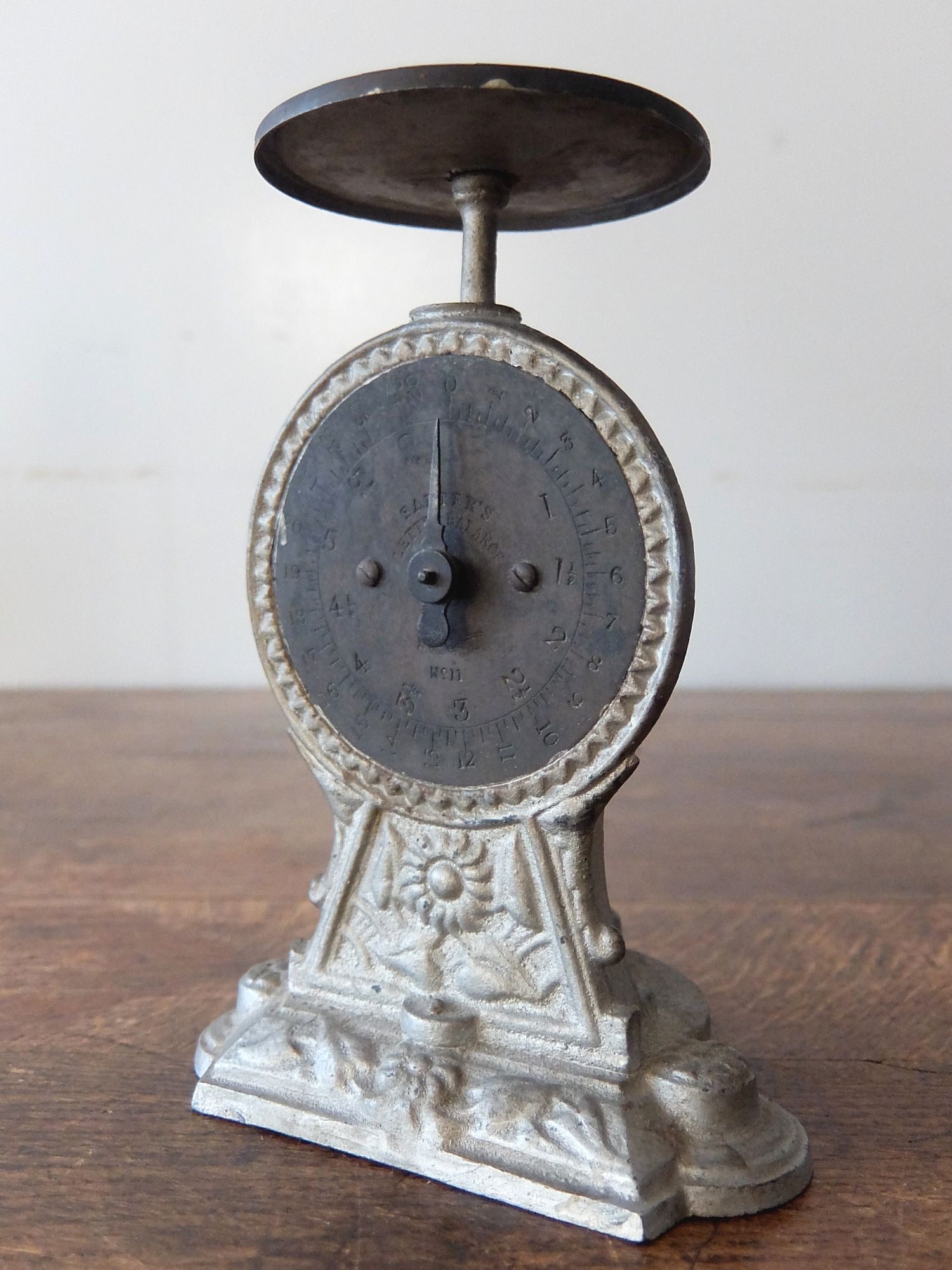Scale (A1123)