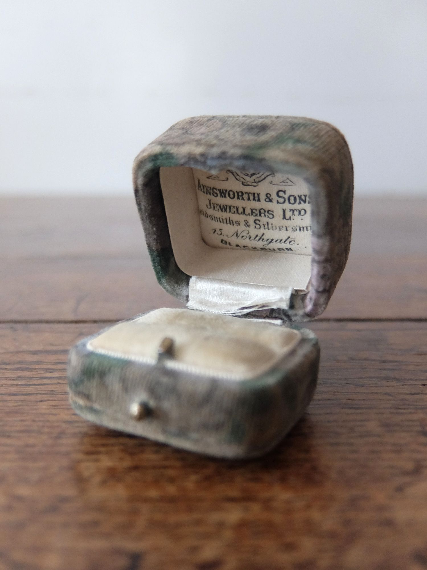 Antique Jewelry Box (B0526-01)