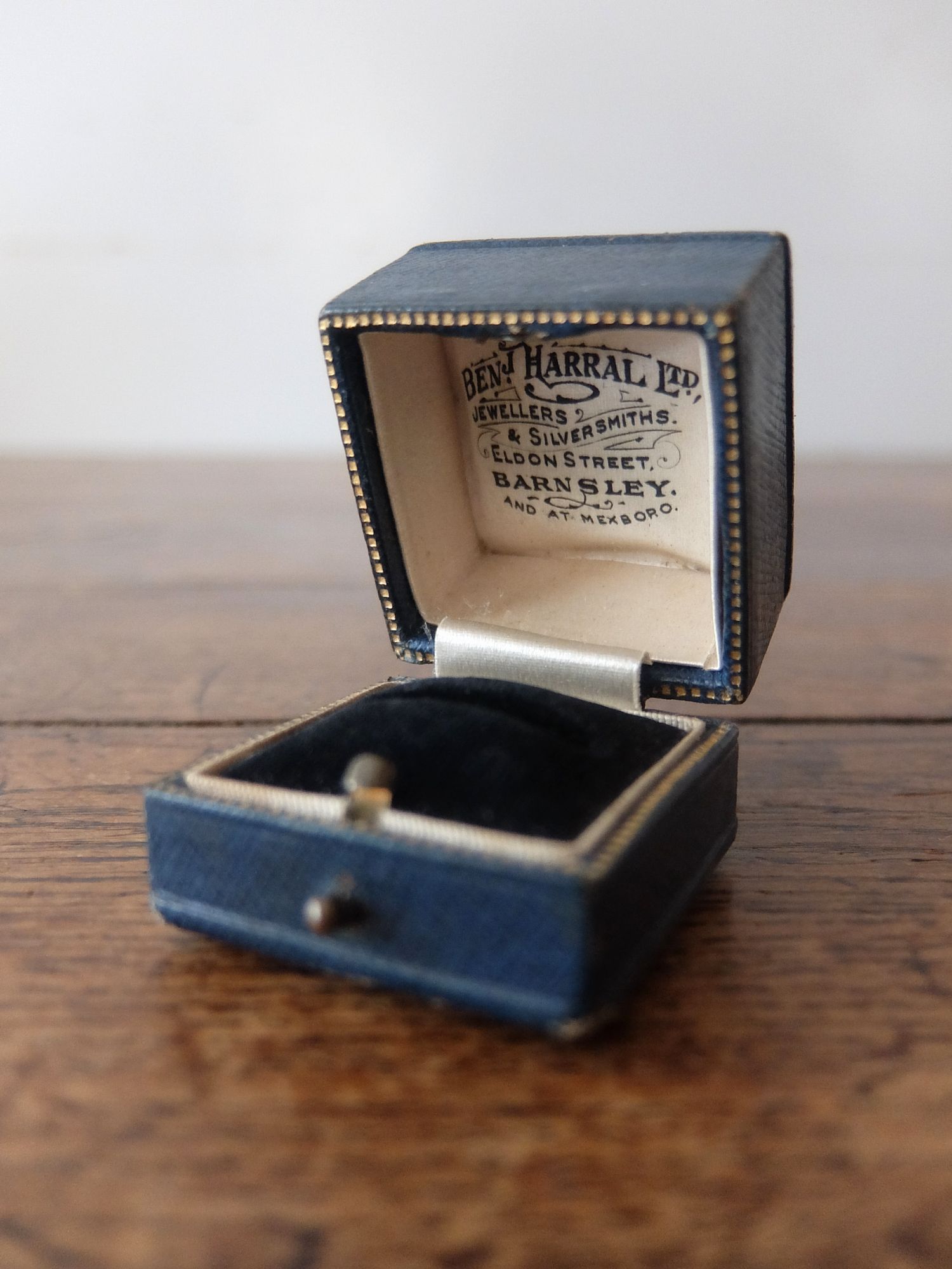 Antique Jewelry Box (B0526-03)