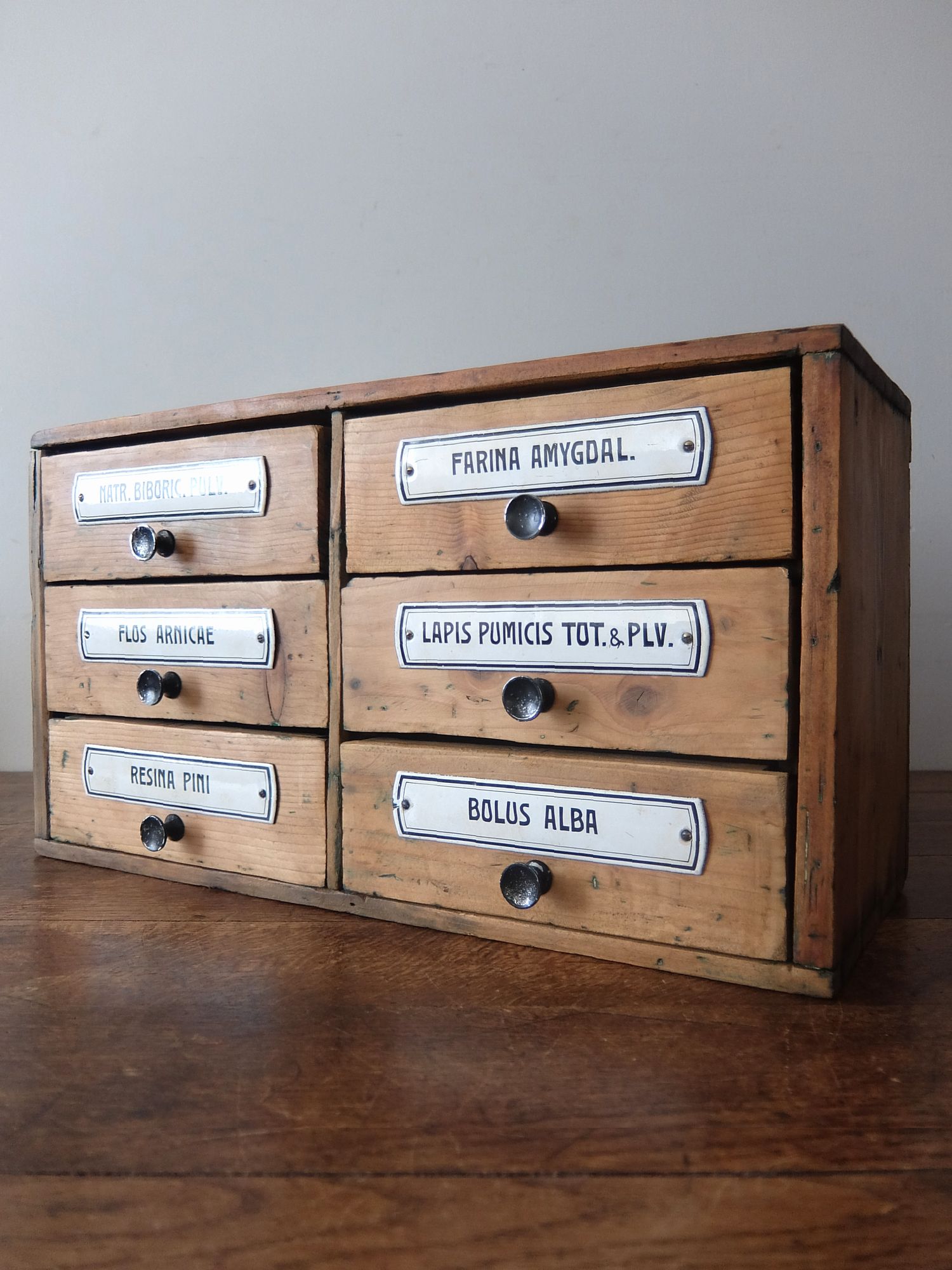 Apothecary Drawers (C0526)