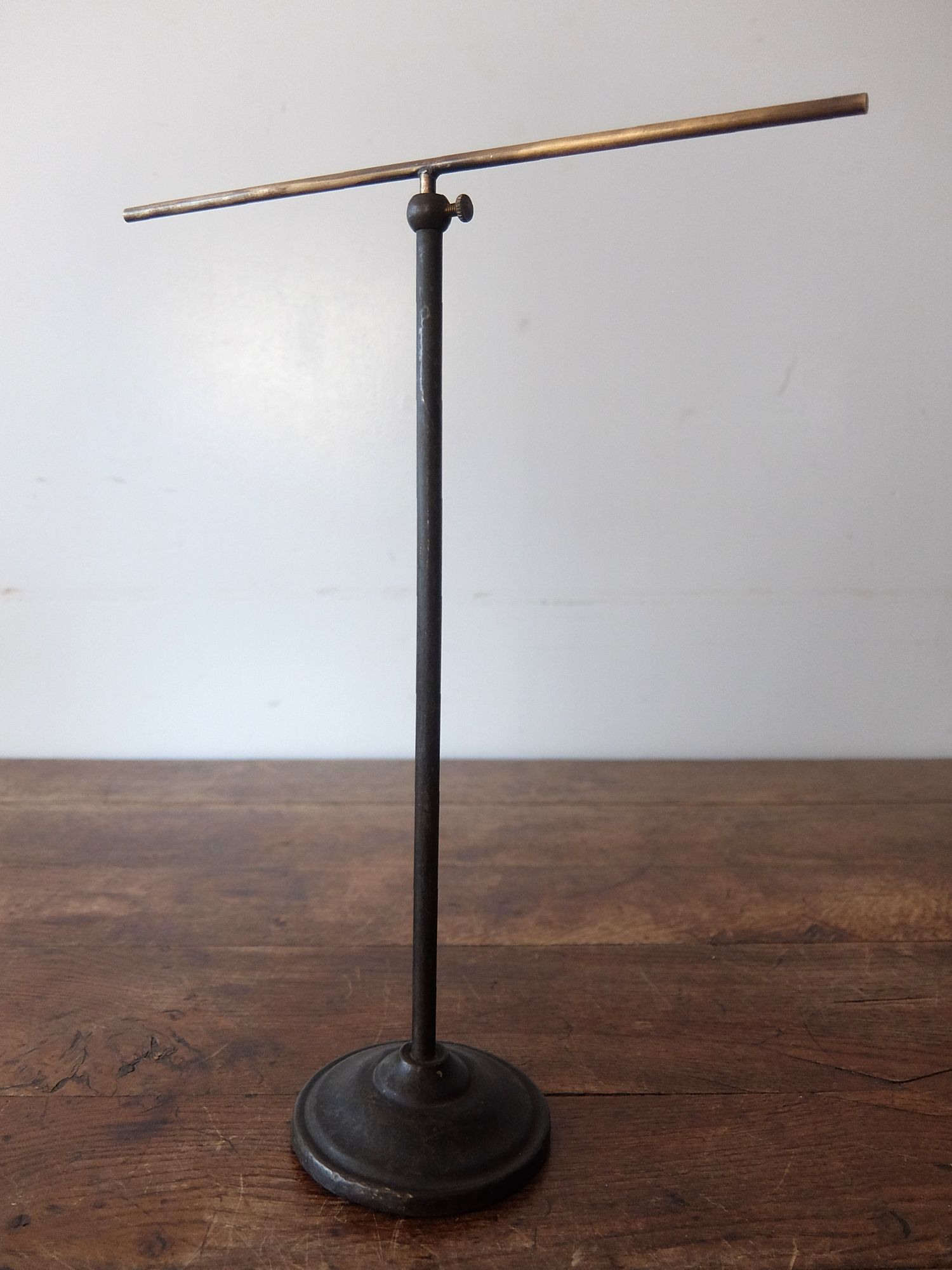 Display Stand (A0324-04)