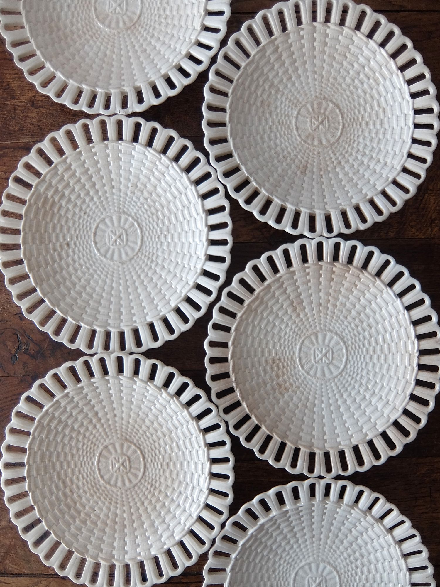 Wedgwood Panier Plate (A0525)