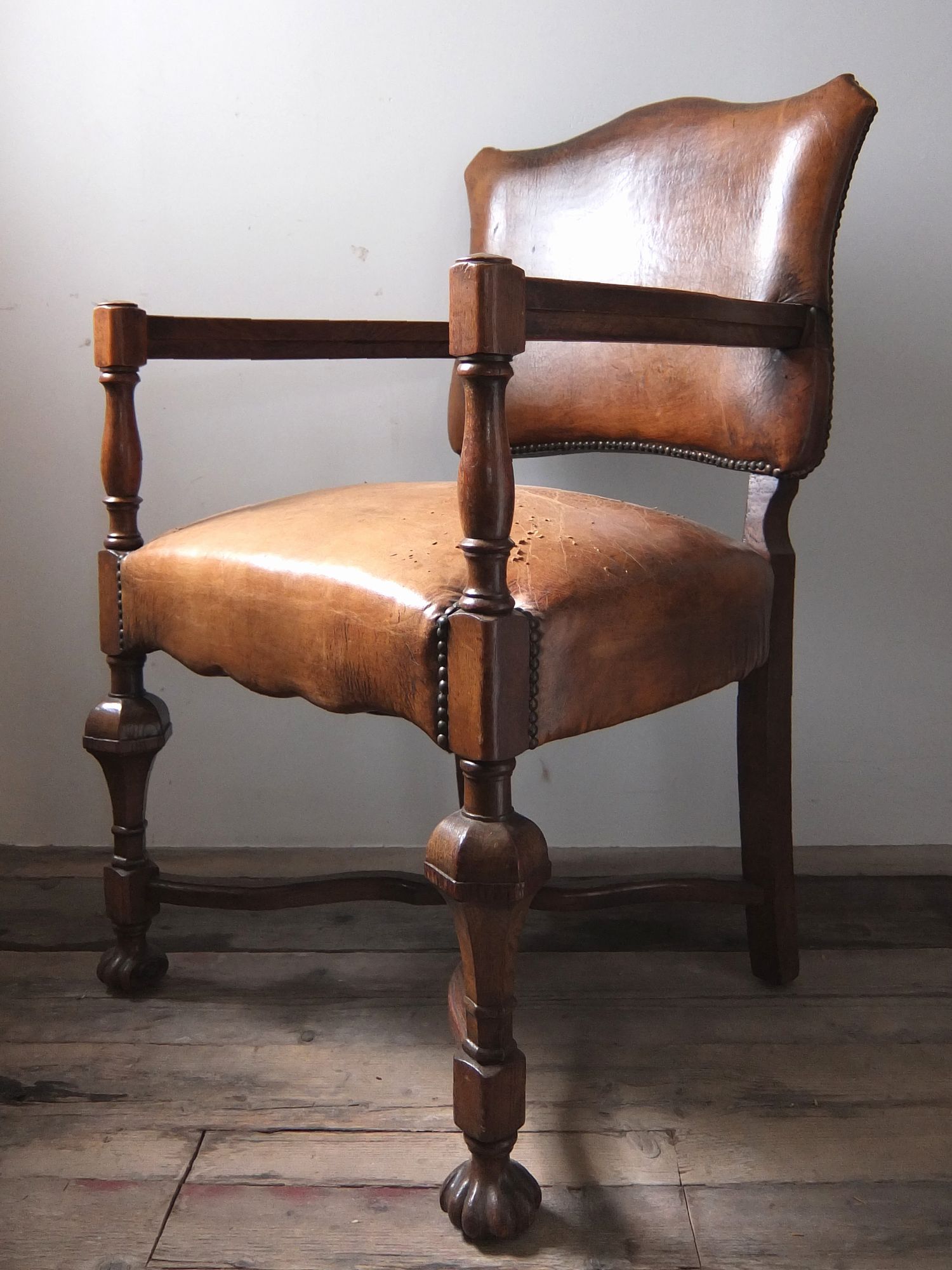 Leather Arm Chair (A0114）