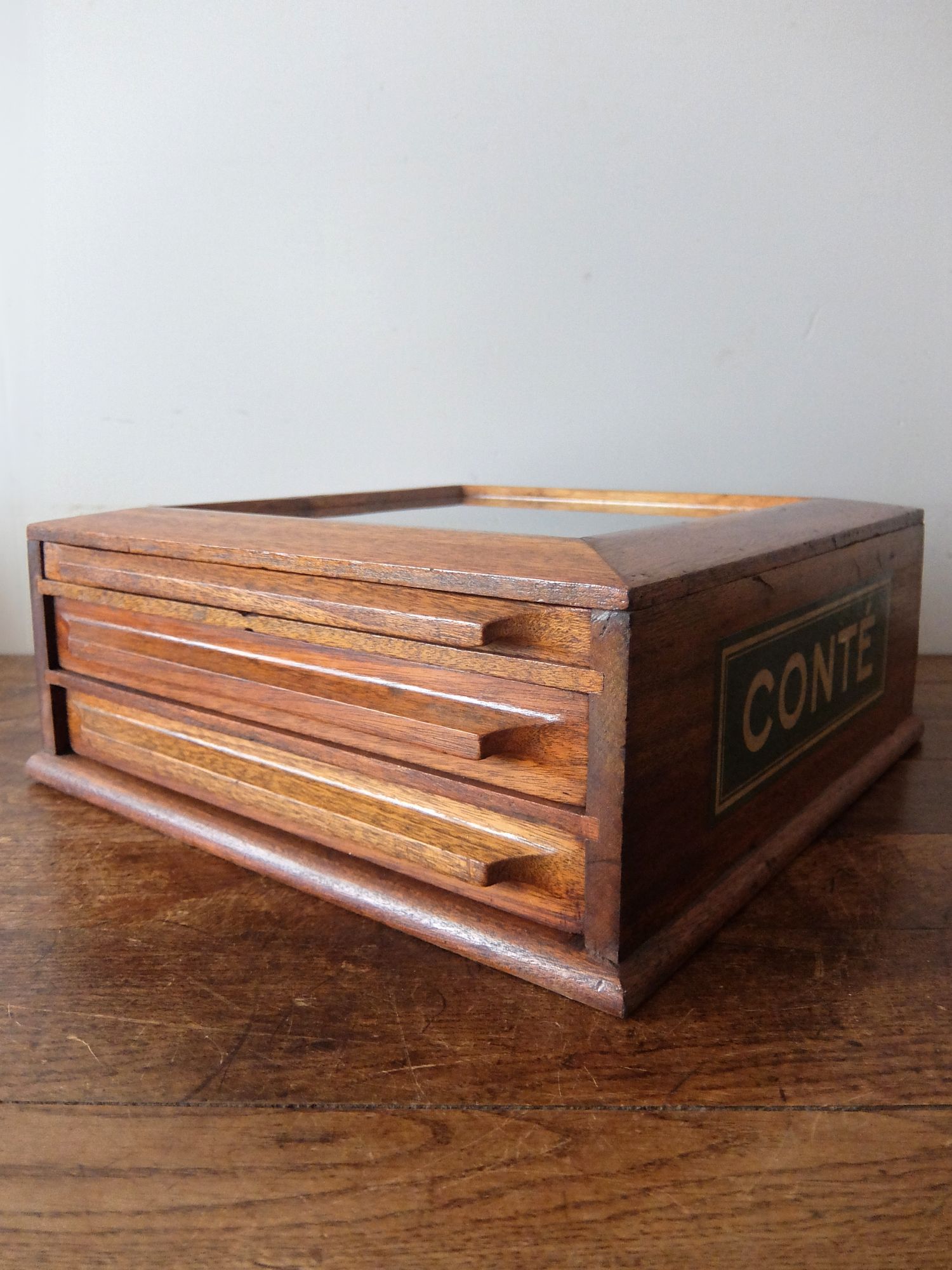 Stationary Display Case (A0626)
