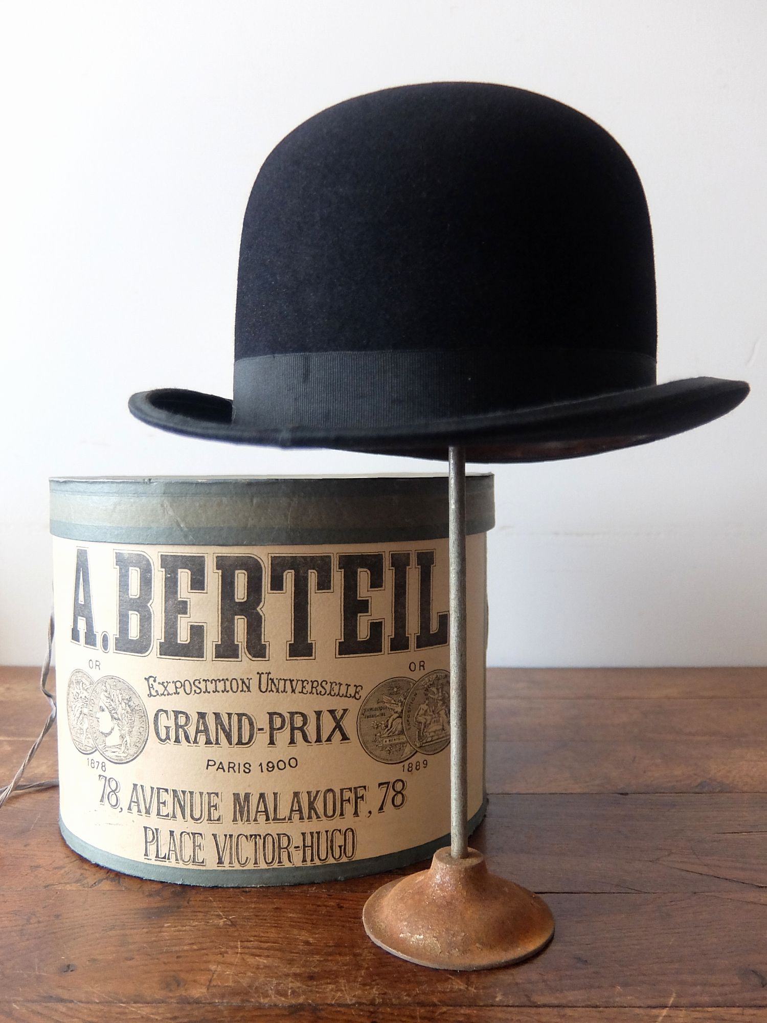 Hat with Box (A0525)