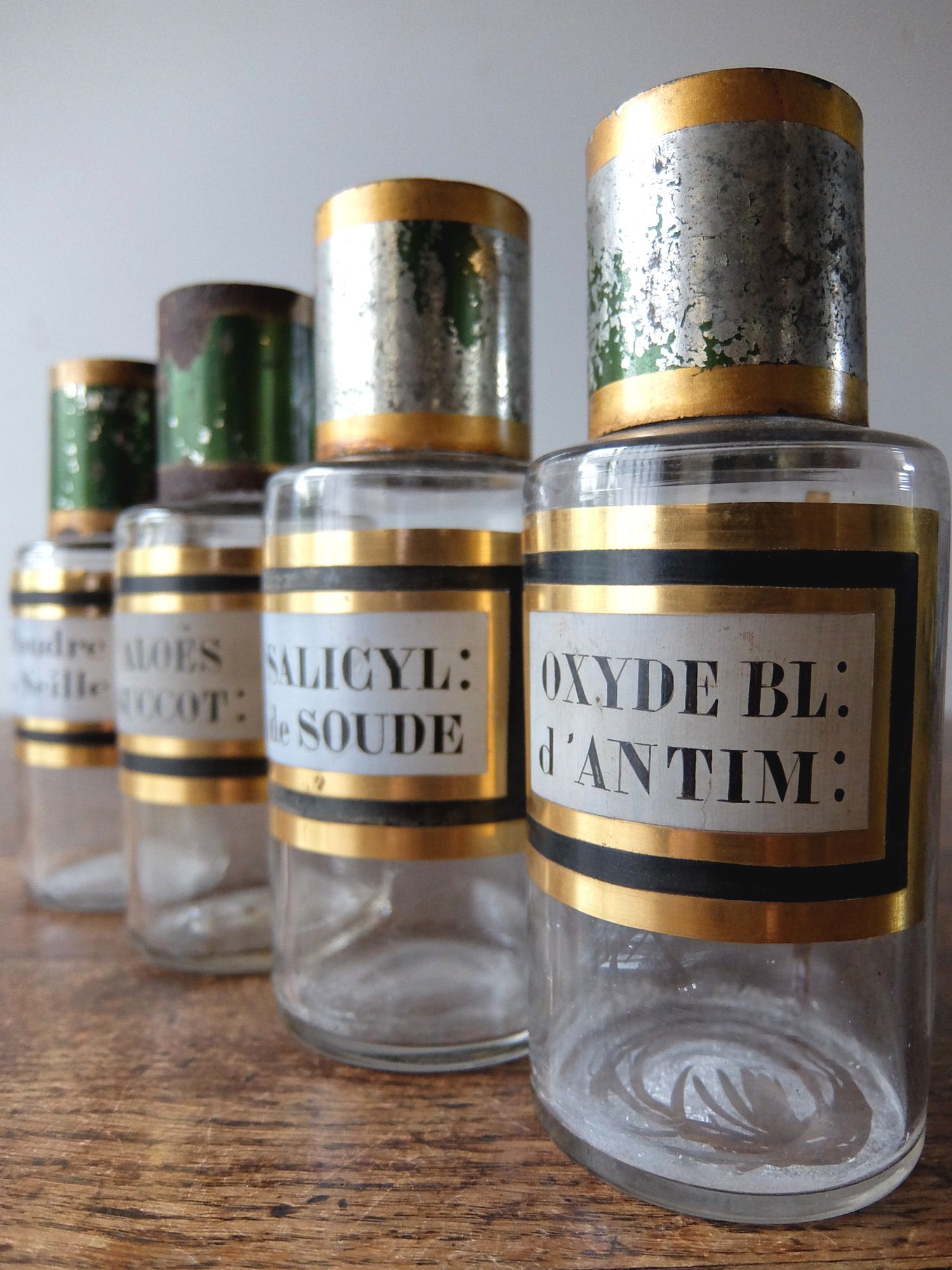 Medicine Bottle (B1017-02)