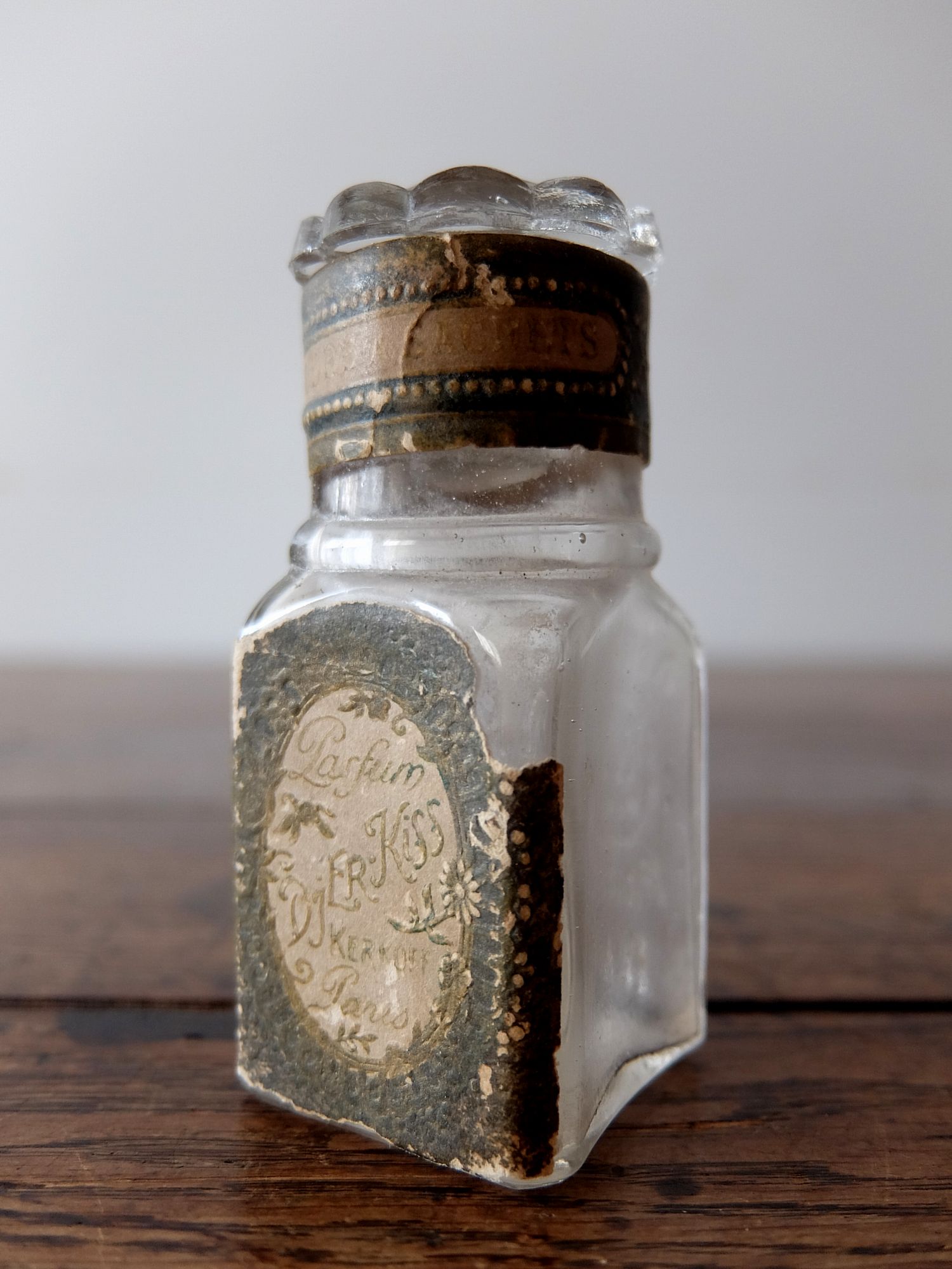 Perfume Bottle (C1220)