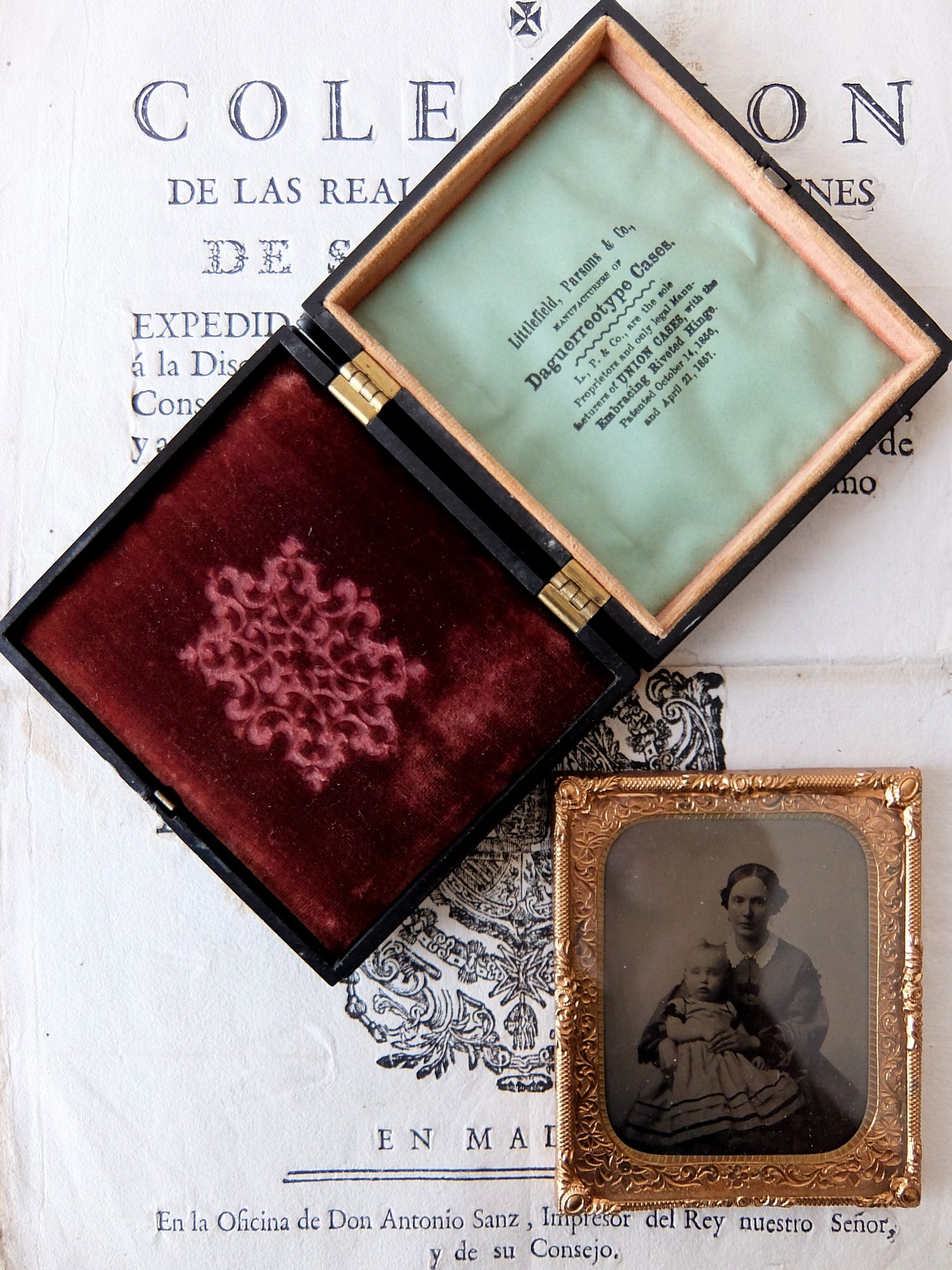 Daguerreotype Picture with Case (A0220)