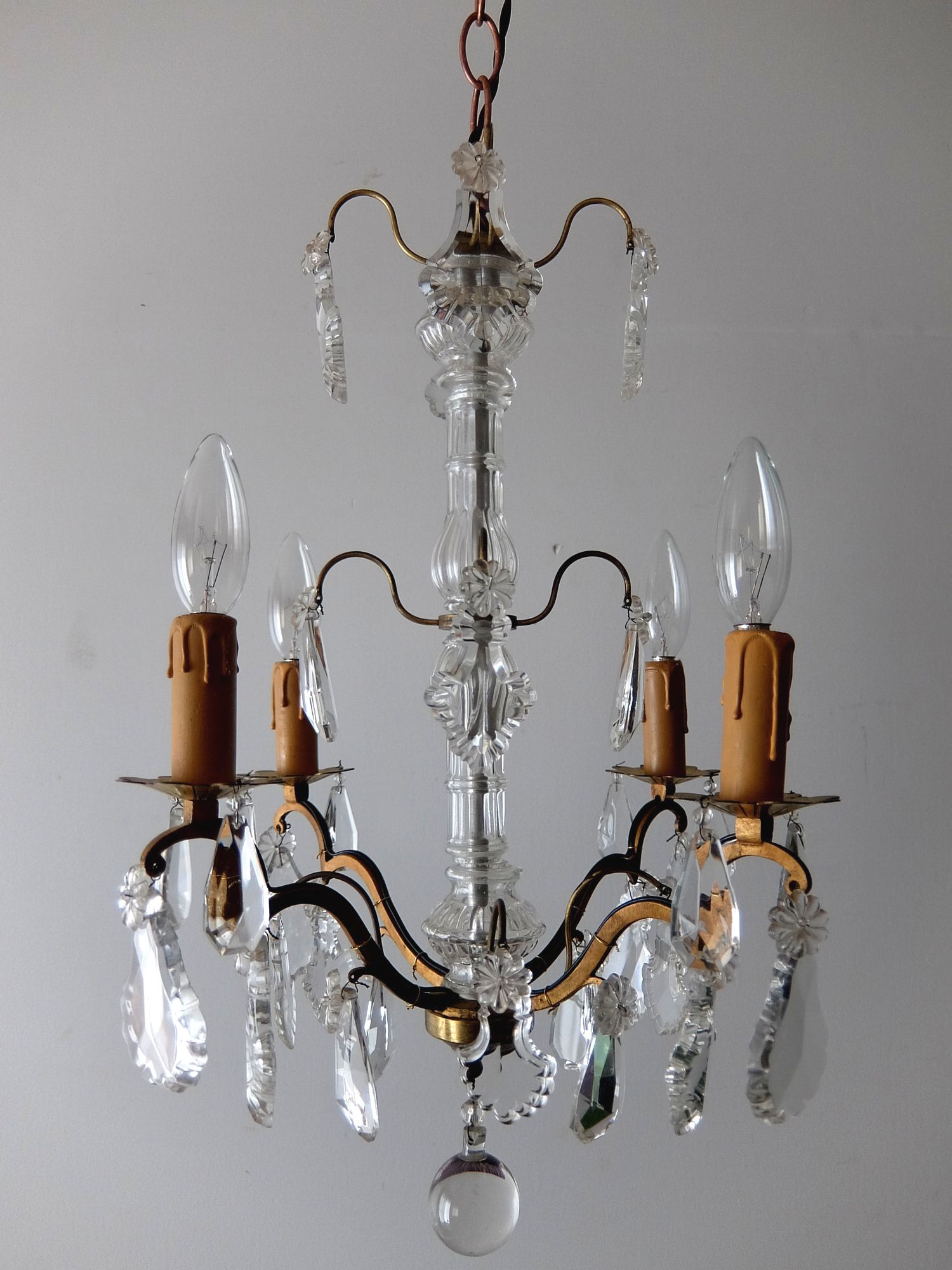 Chandelier (A1017)