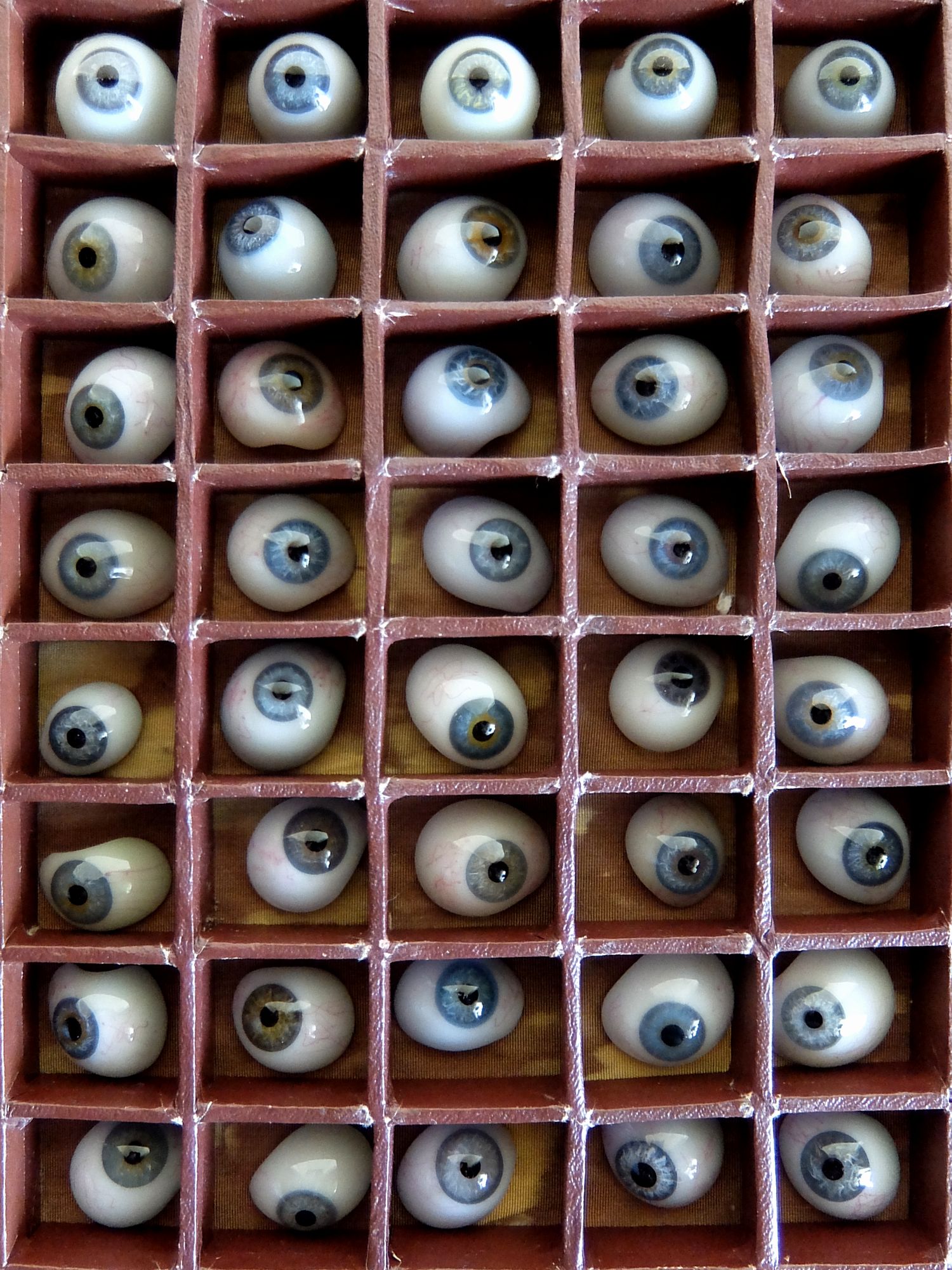 Prosthetic Eyes with Box 【50 pcs】 (A0921)