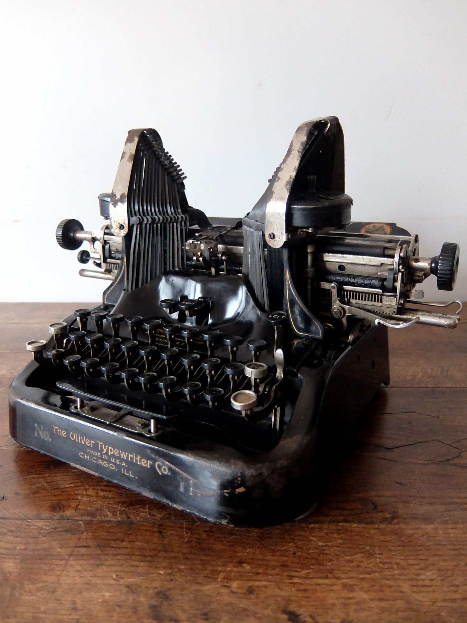 Typewriter (A1222)