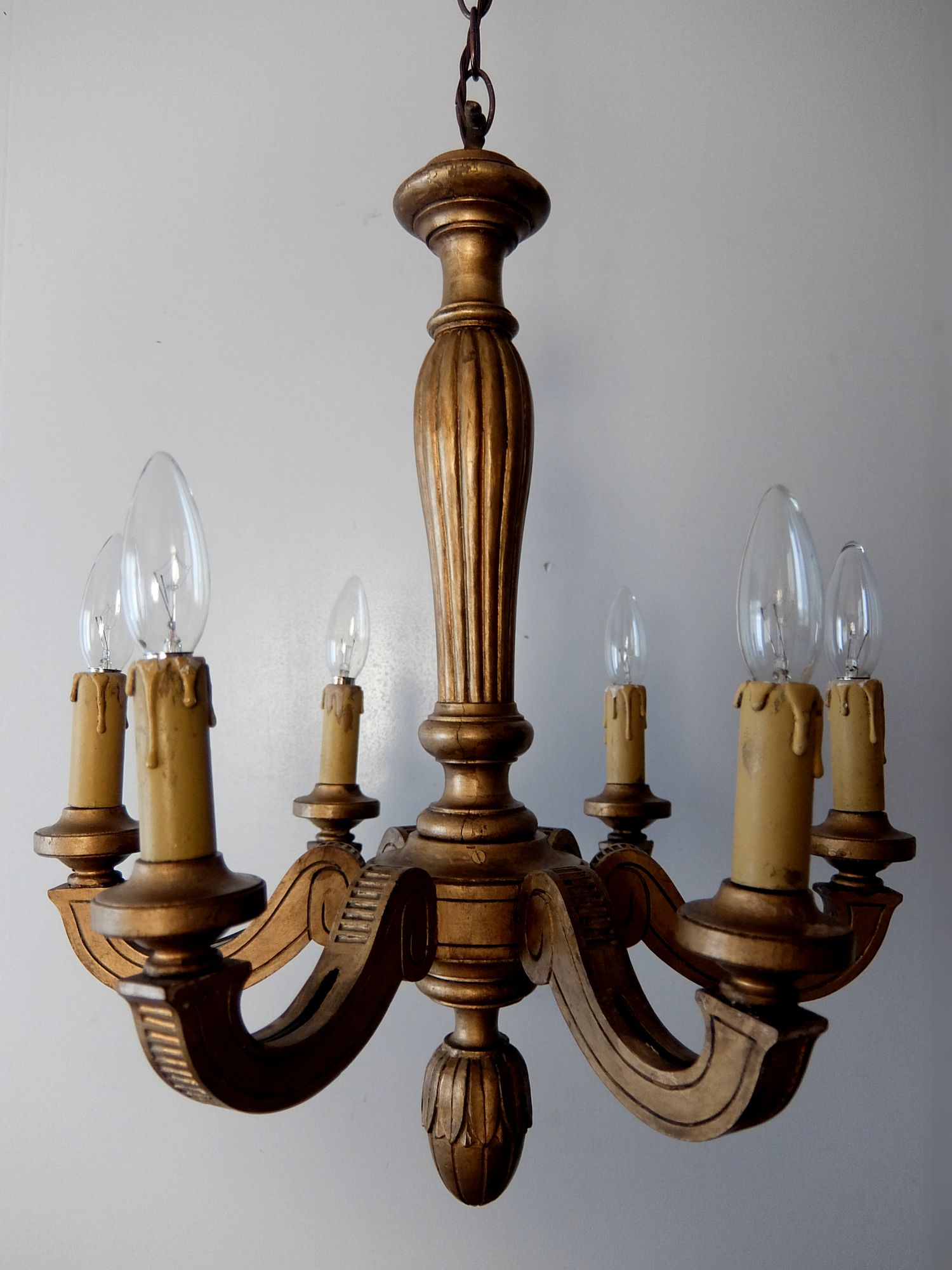 Chandelier (B0619)