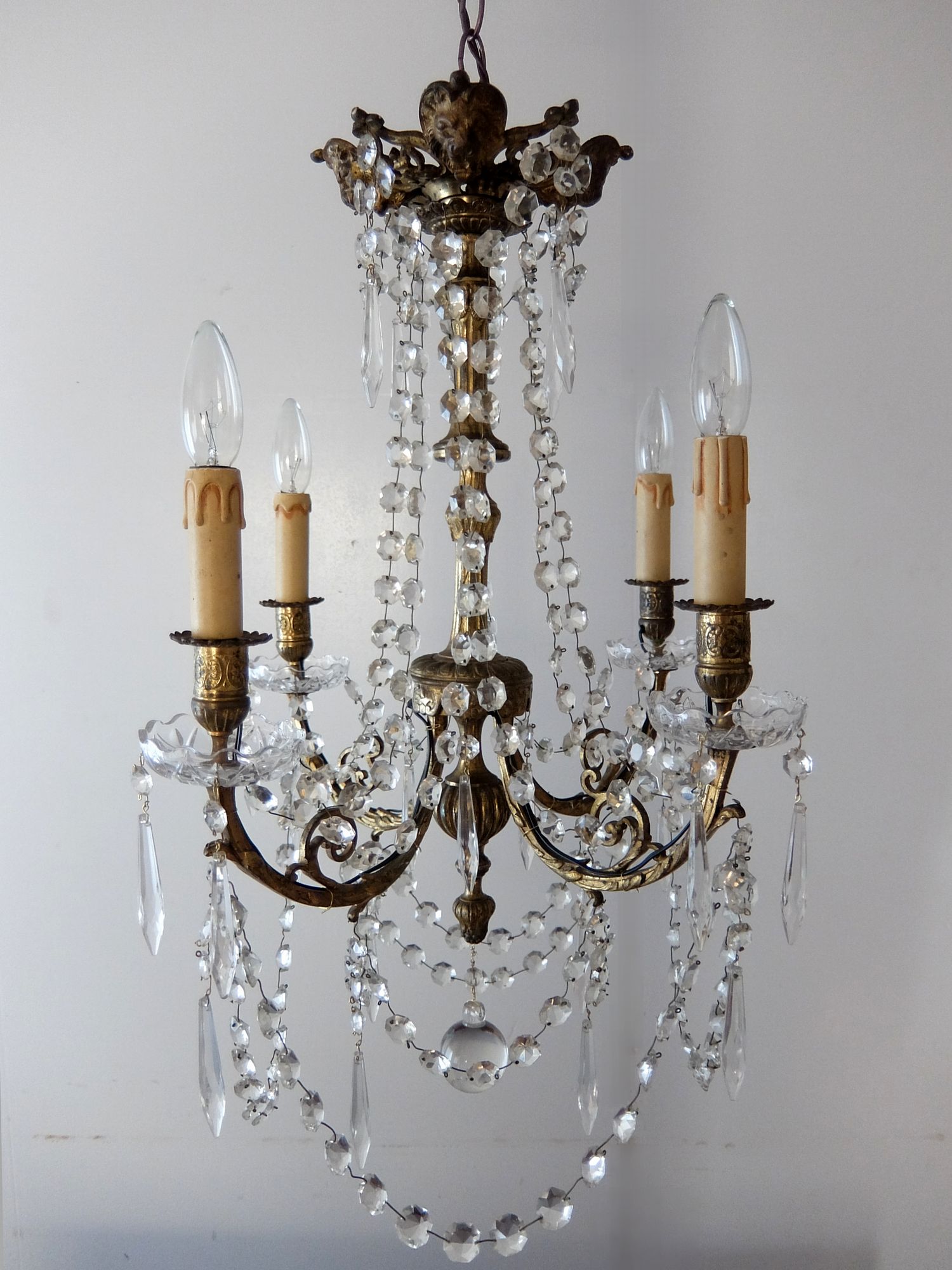 Chandelier (B0419)