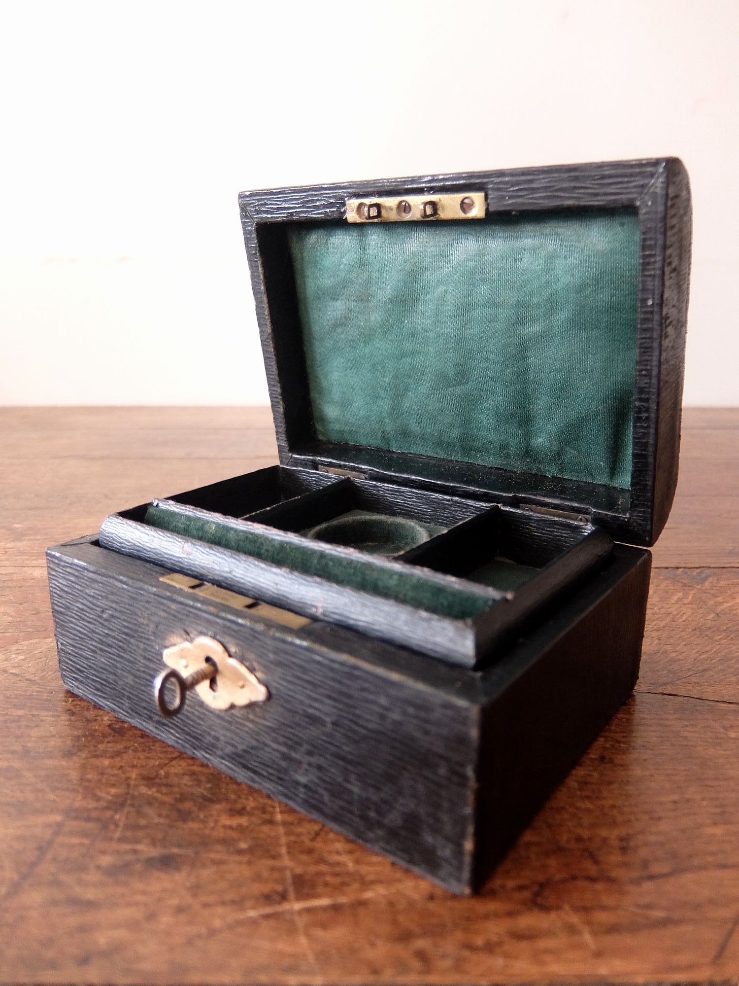 Antique Jewelry Case (C1123)