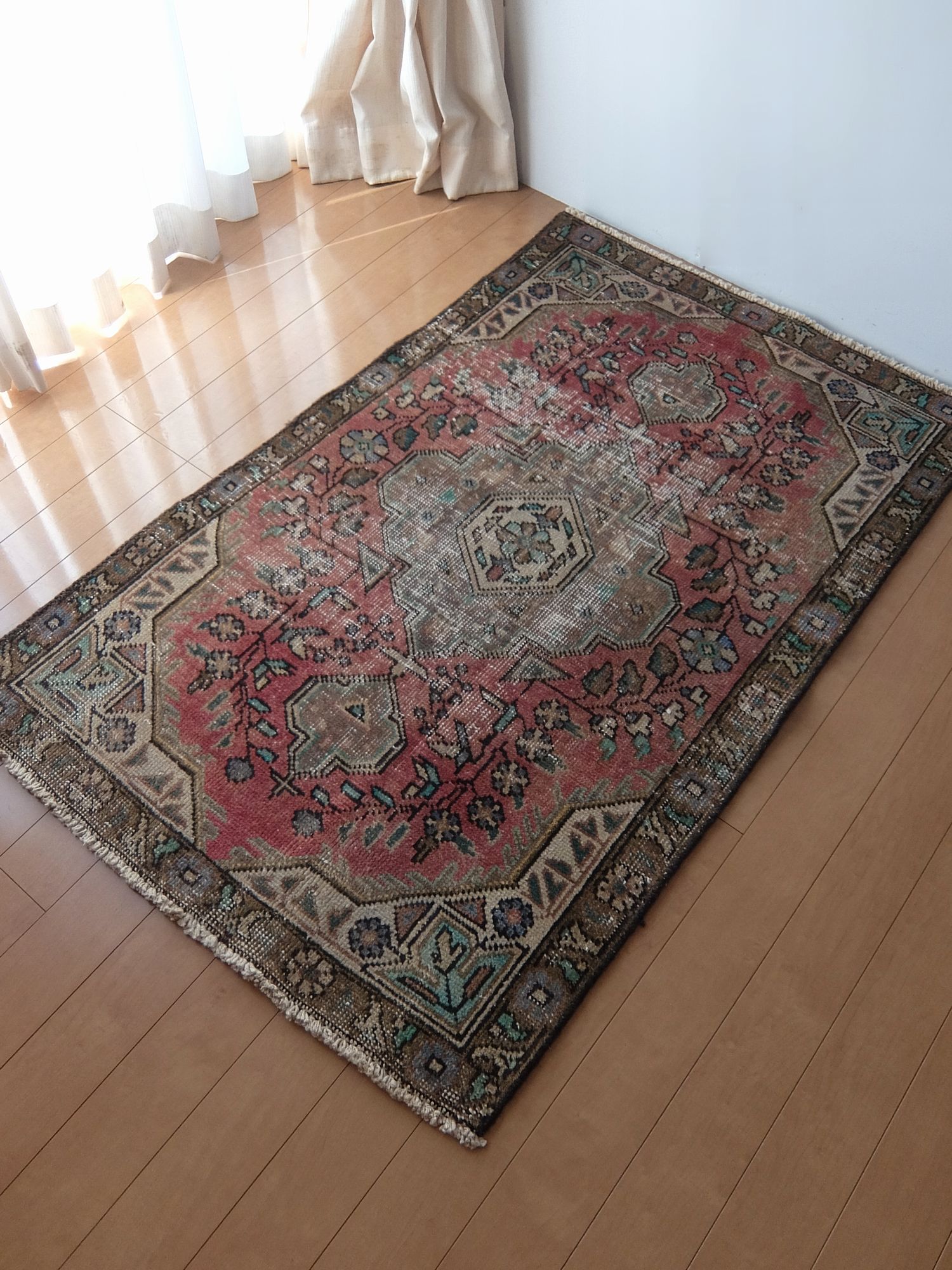 Antique Rug (G0224)