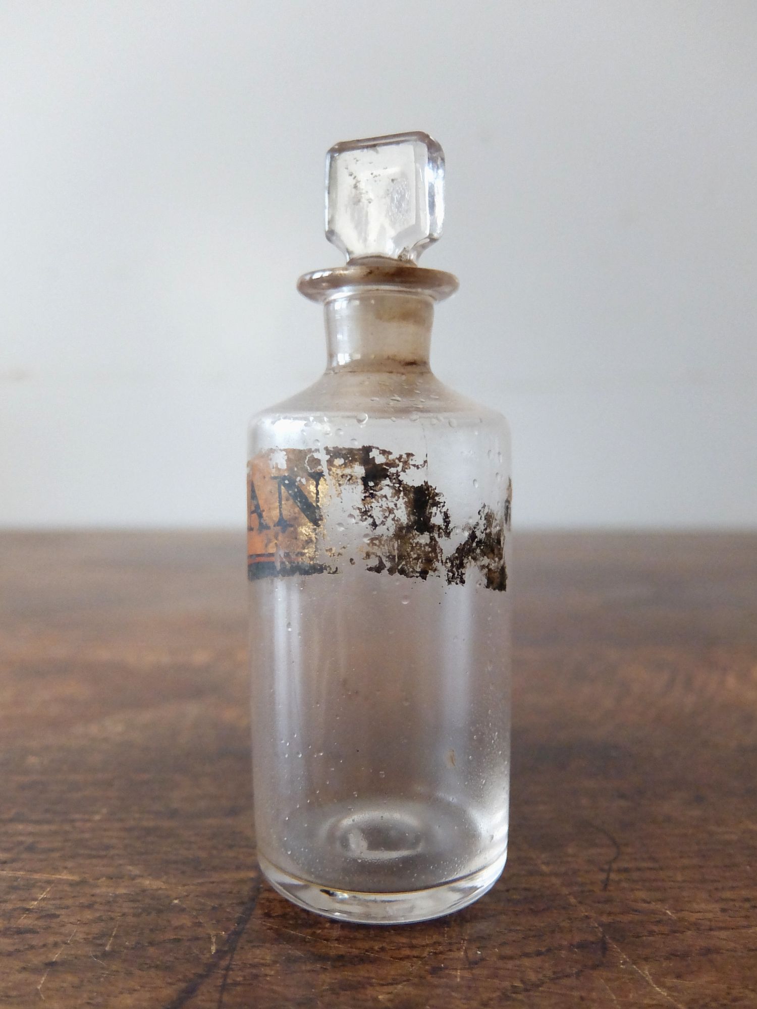 Medicine Bottle (A0722-01)