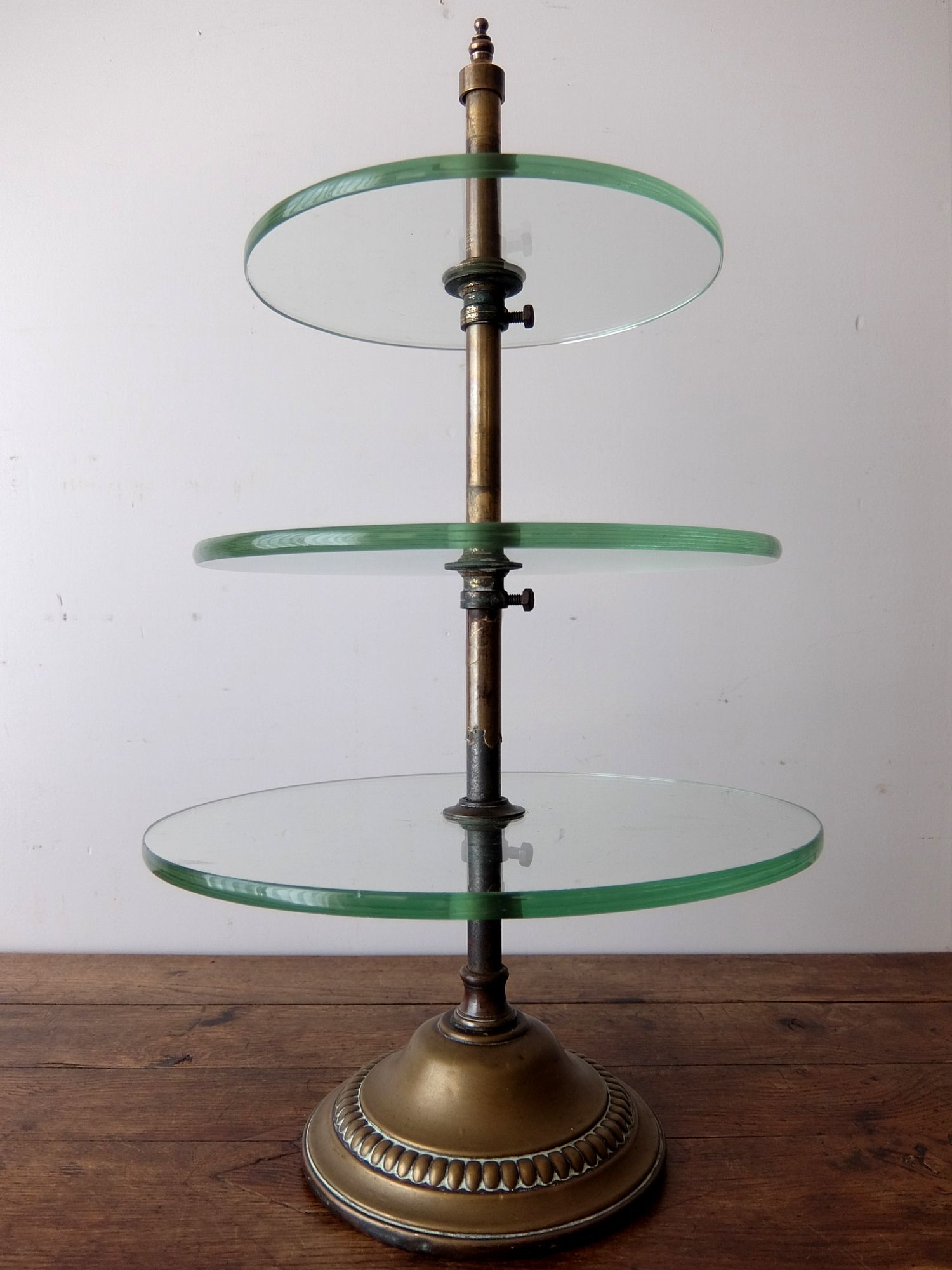 Display Stand with Glass (B0718)