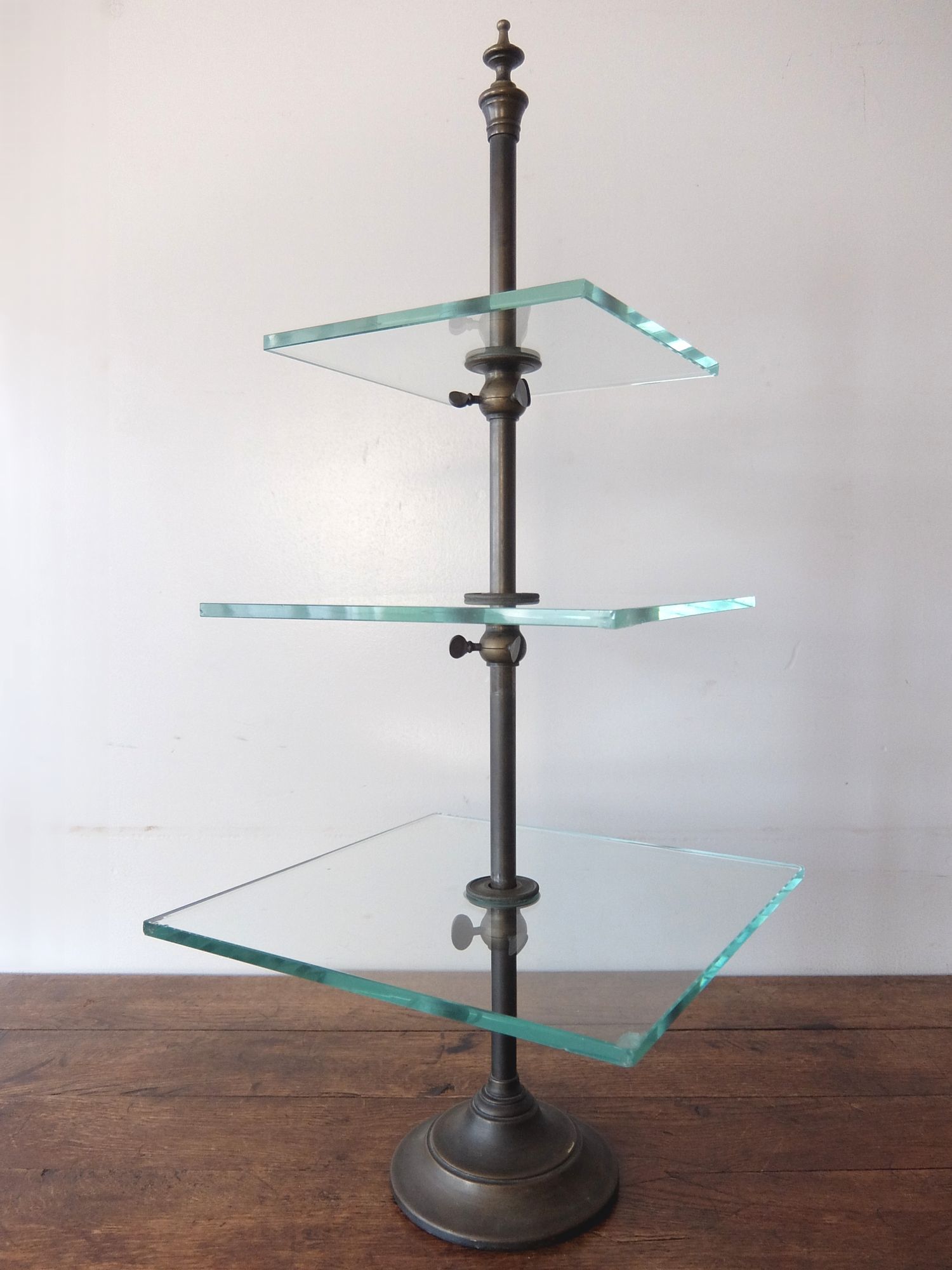 Display Stand with Glass (A0822)