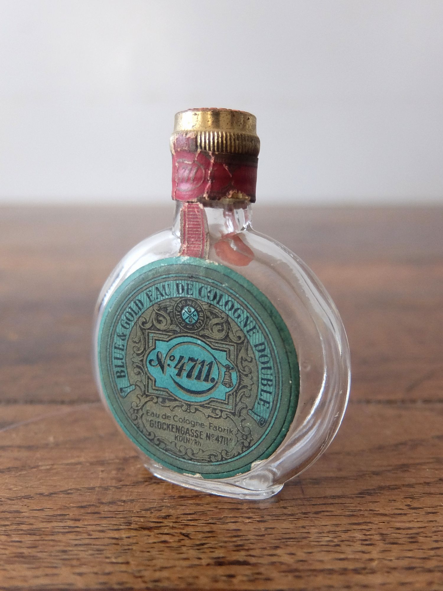 Perfume Bottle (A0826-01)