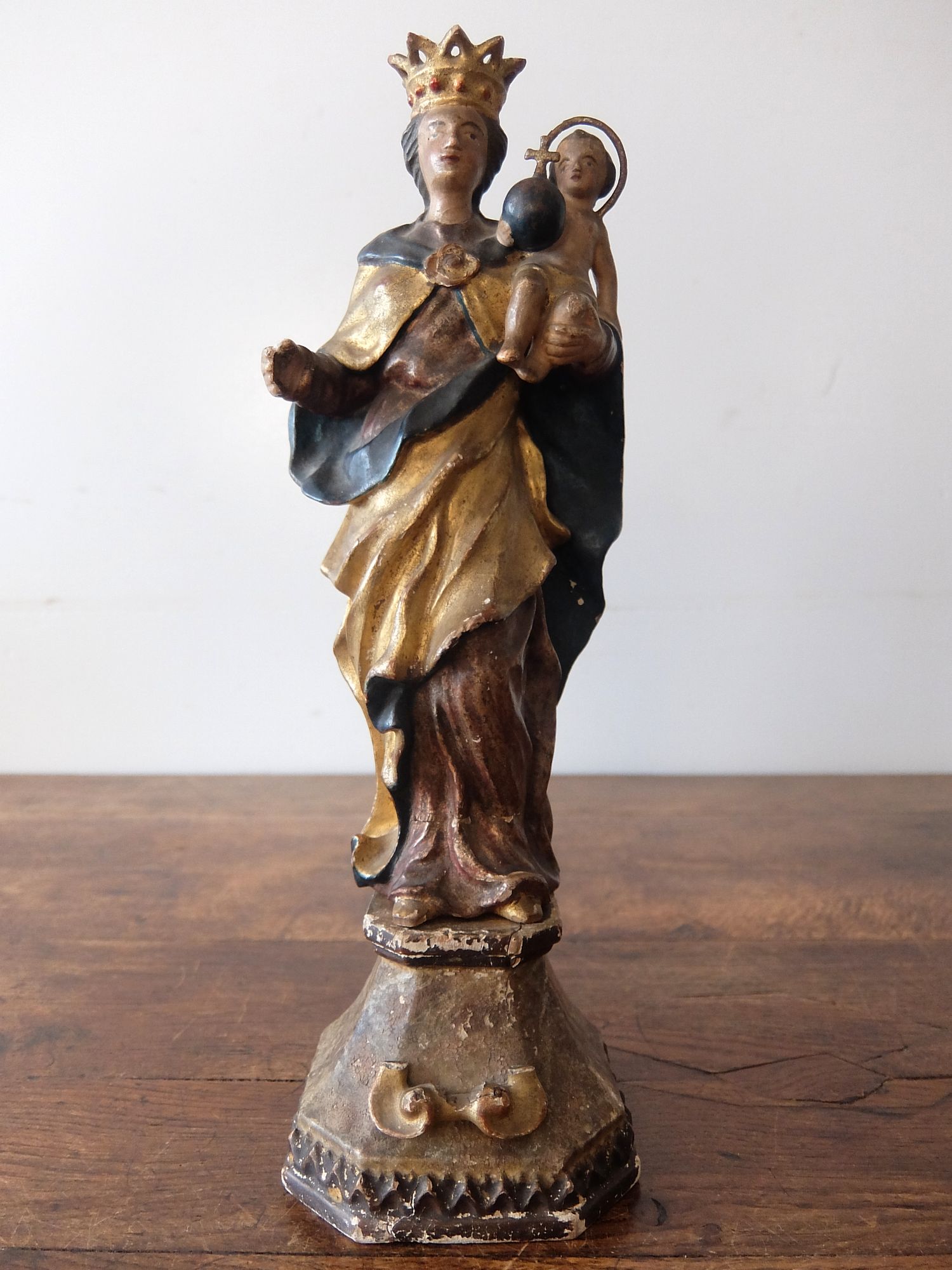 Carved Maria (A0825)