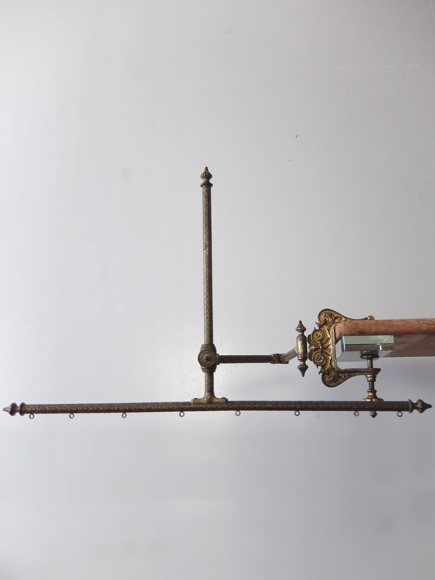 Adjustable Brass Holder (A0820)