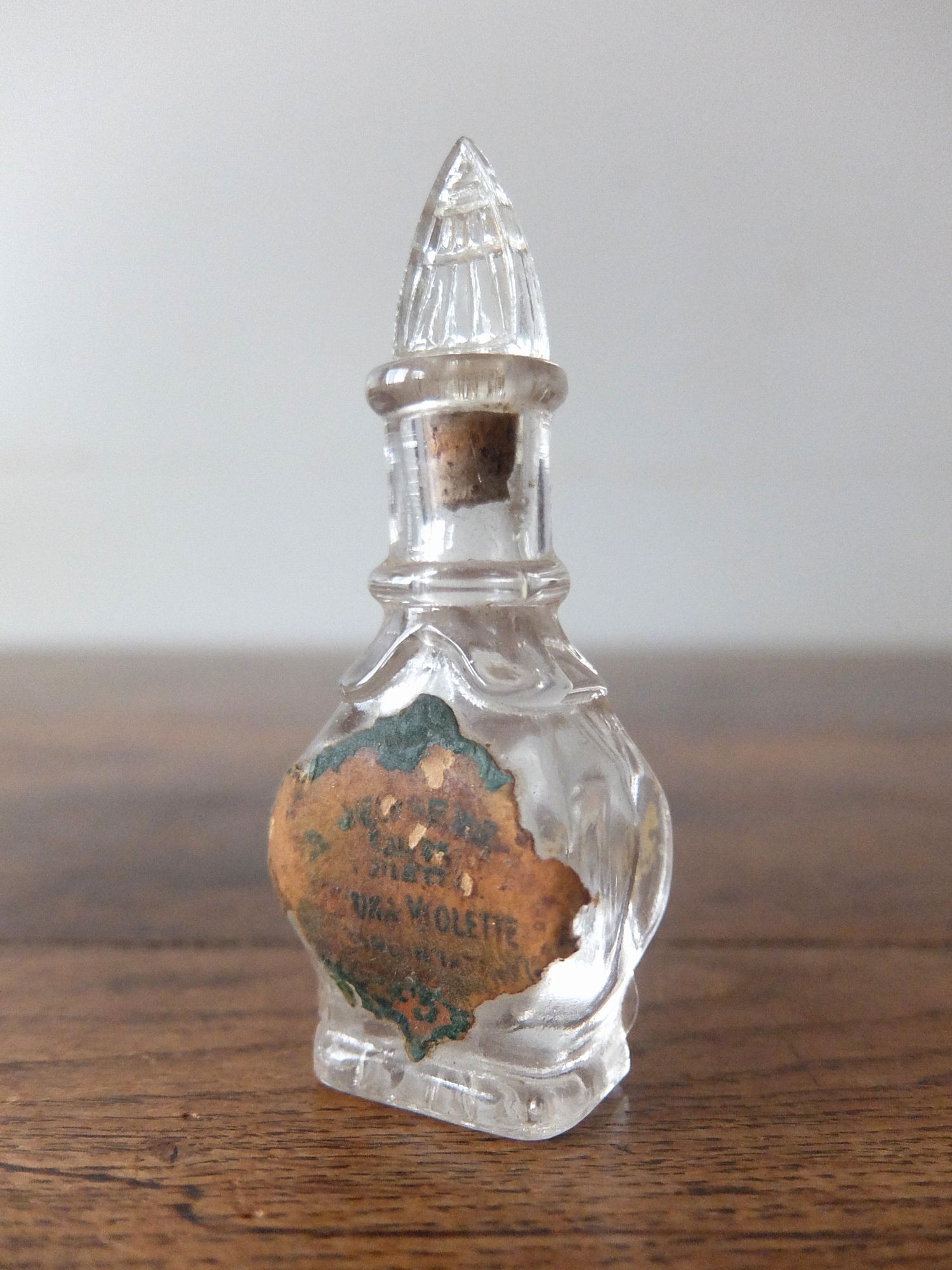 Perfume Bottle (A0926-01)