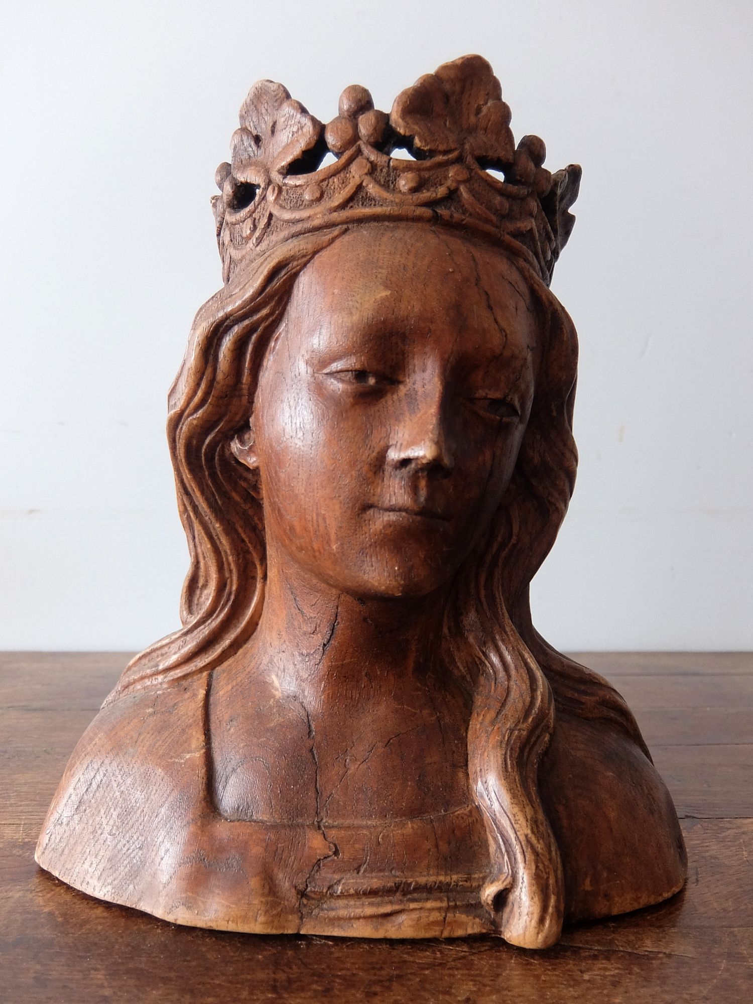 Carved Maria (A0724)