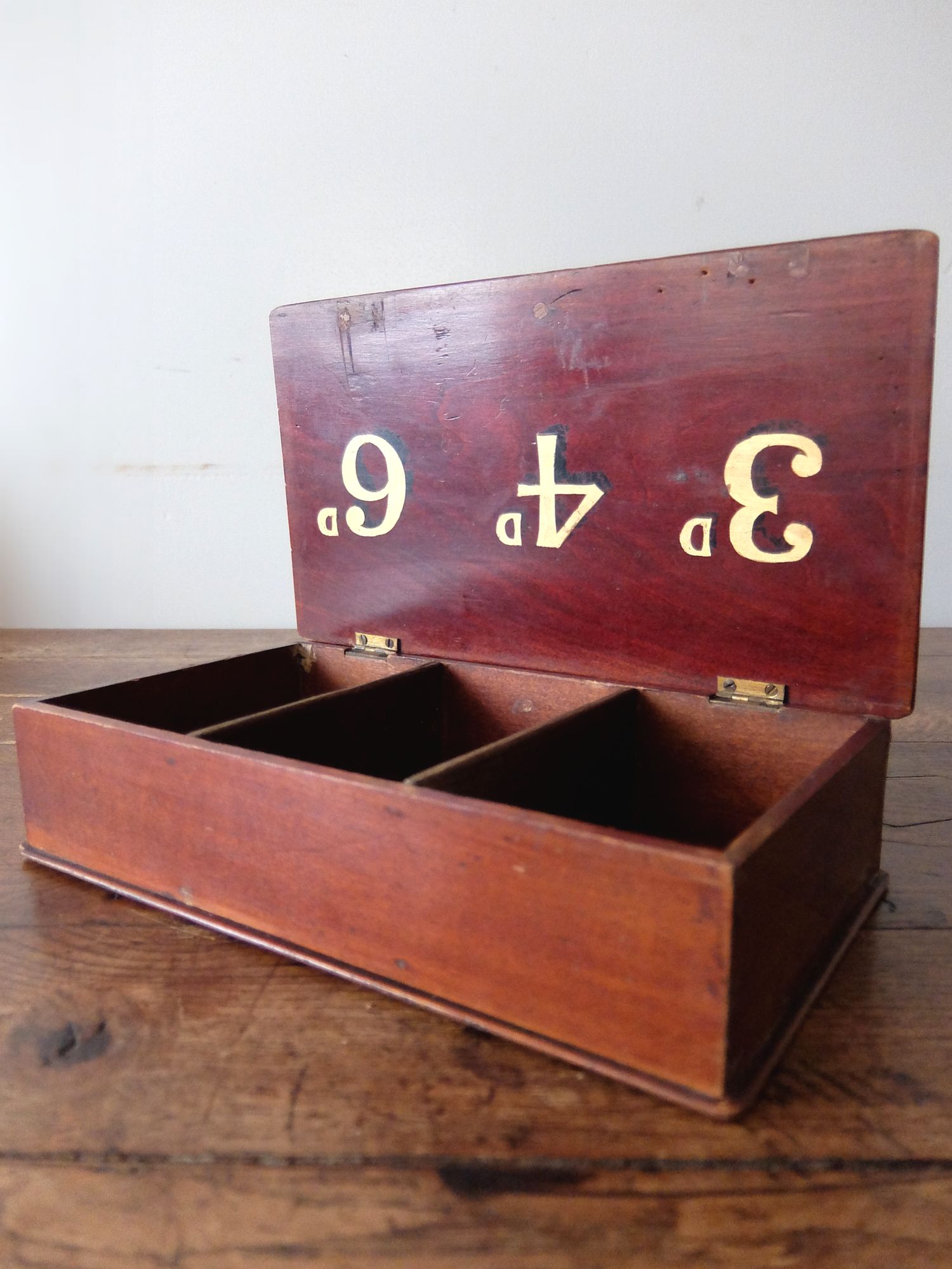 Wooden Cigar Box (A0521)