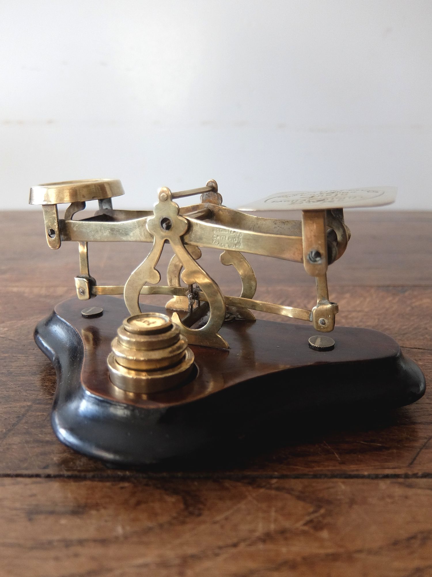 Letter Scale (C1123)