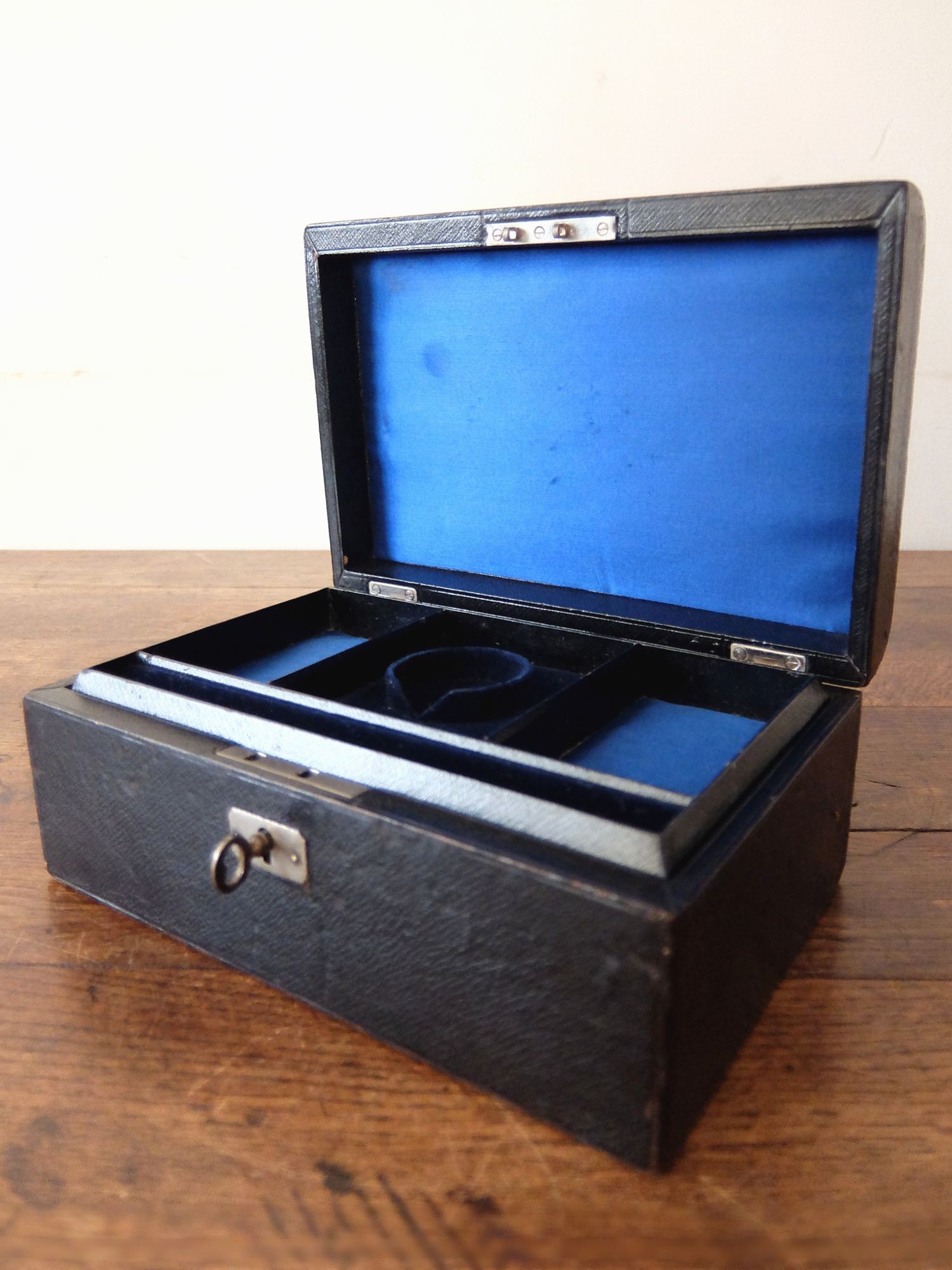 Antique Jewelry Case (A0821)