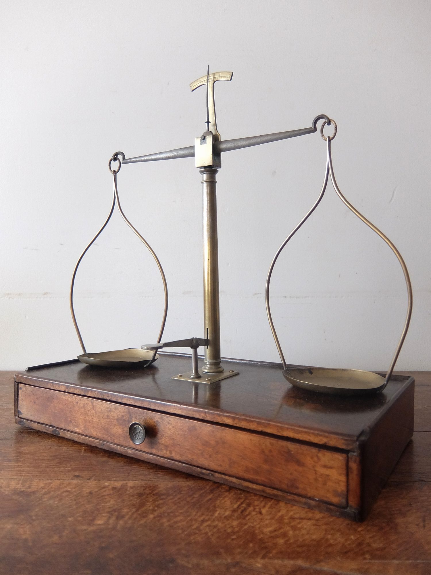 Apothecary Scale (A0926)