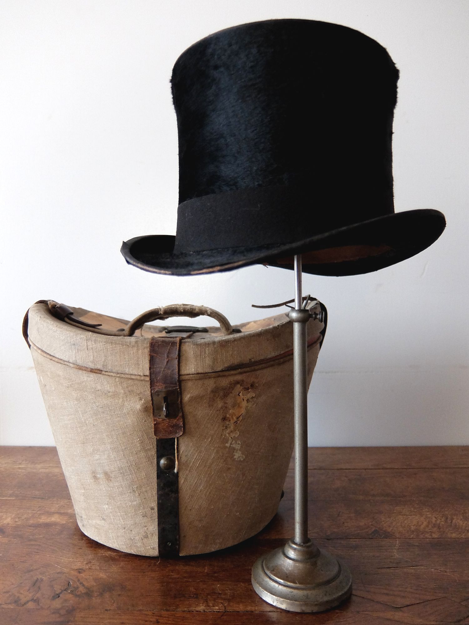 Hat with Box (A0522)